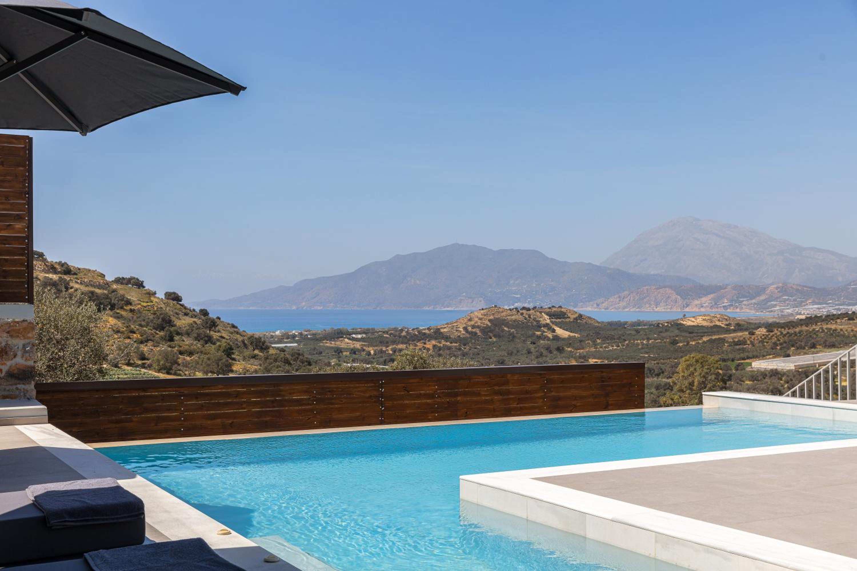 Kōa Villas, stylish Seaview retreat by etouri
