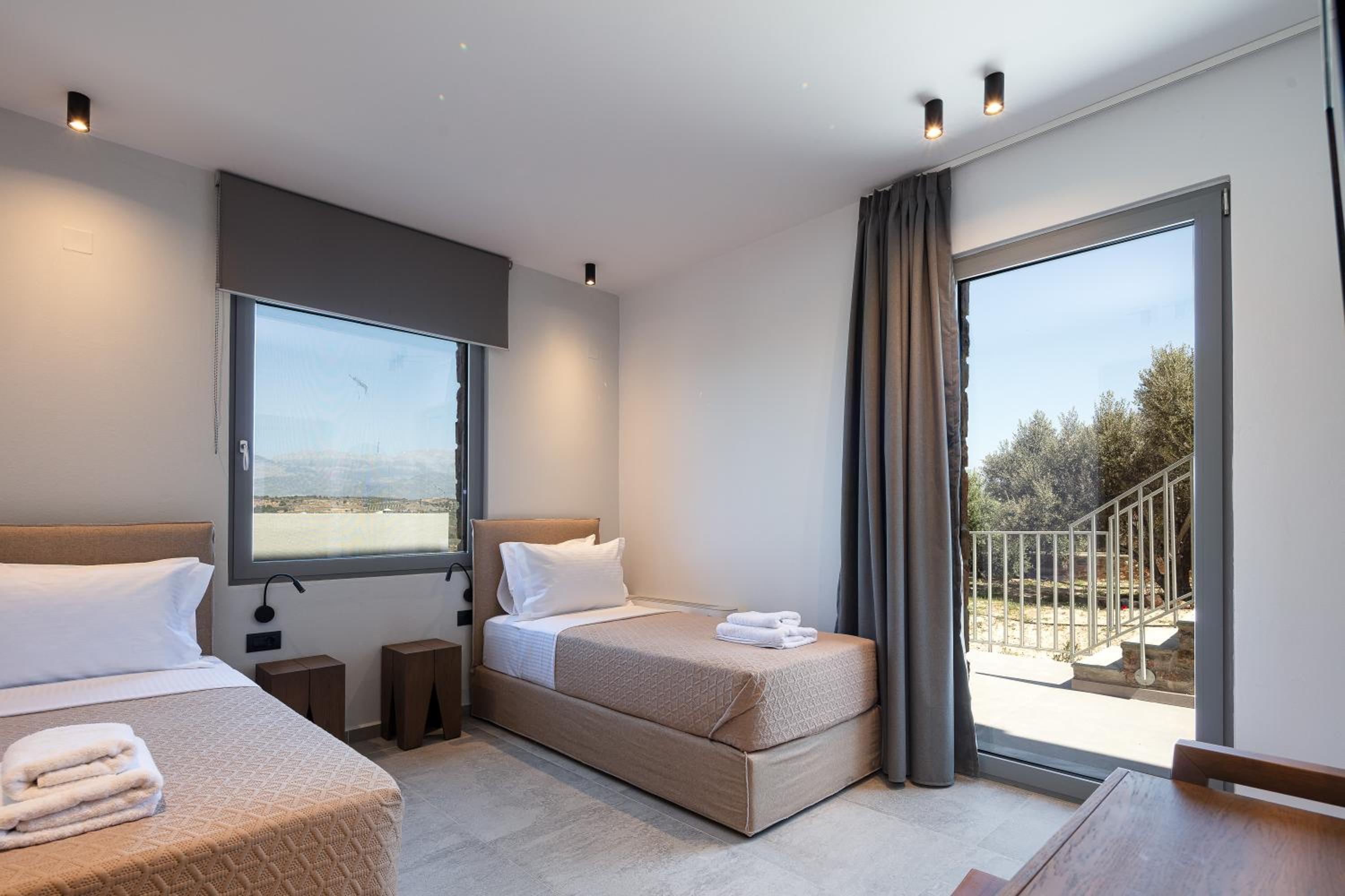 Kōa Villas, stylish Seaview retreat by etouri