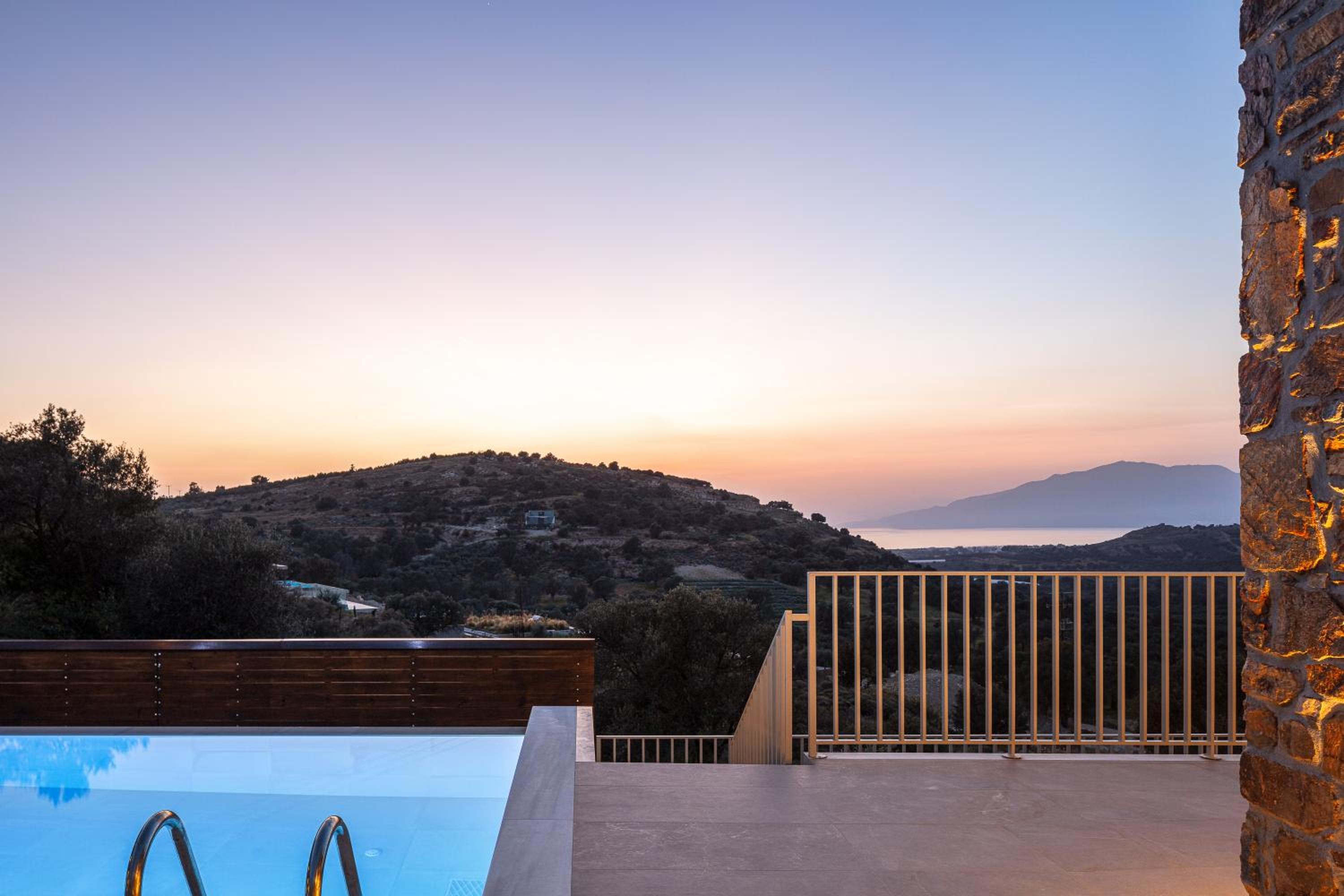 Kōa Villas, stylish Seaview retreat by etouri
