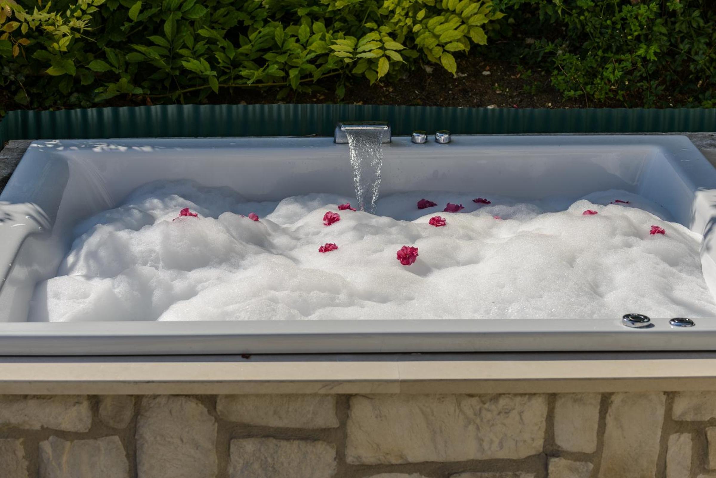 Villa Mediteran Old Town, 5 En-Suites and Hot Tub