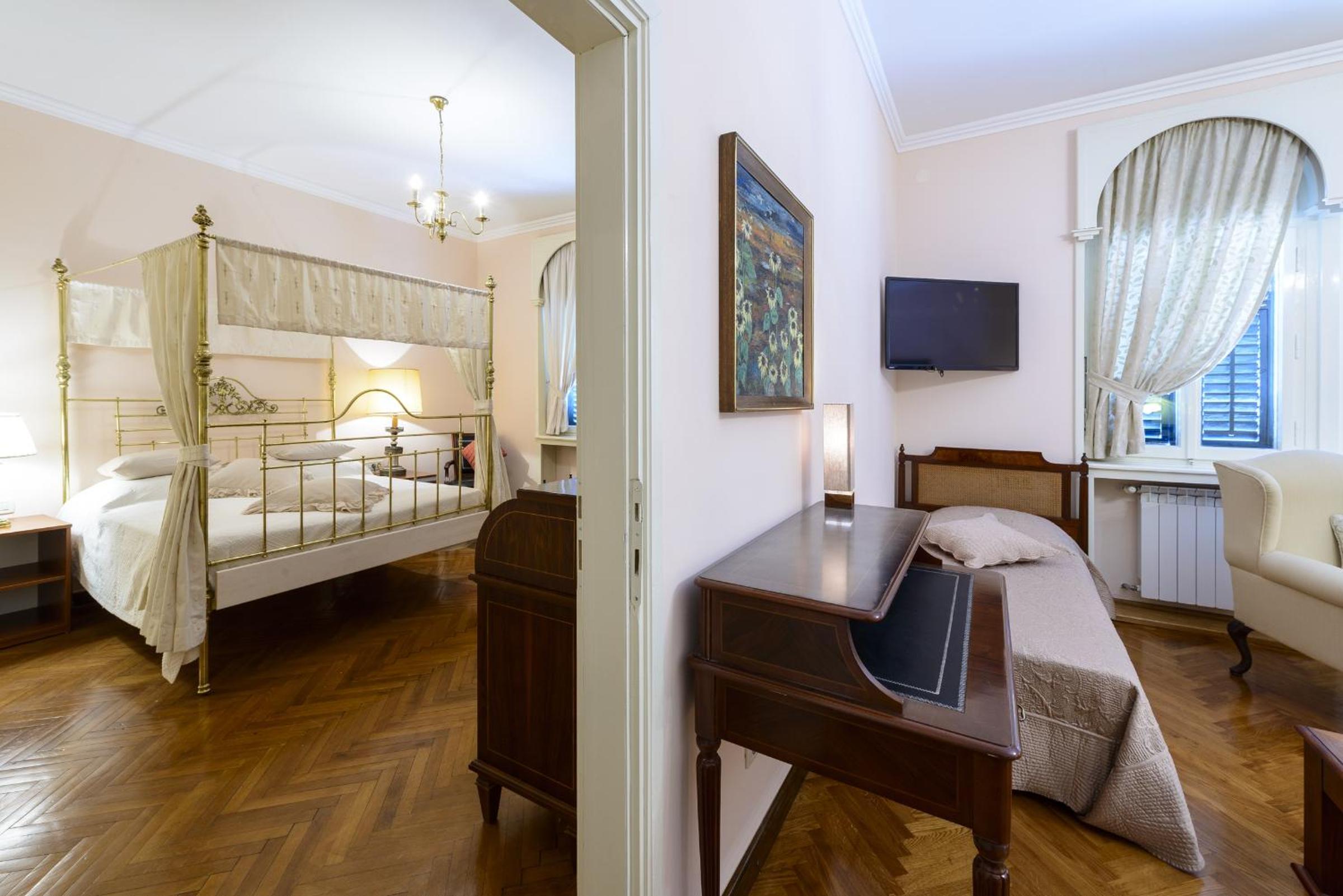 Villa Mediteran Old Town, 5 En-Suites and Hot Tub