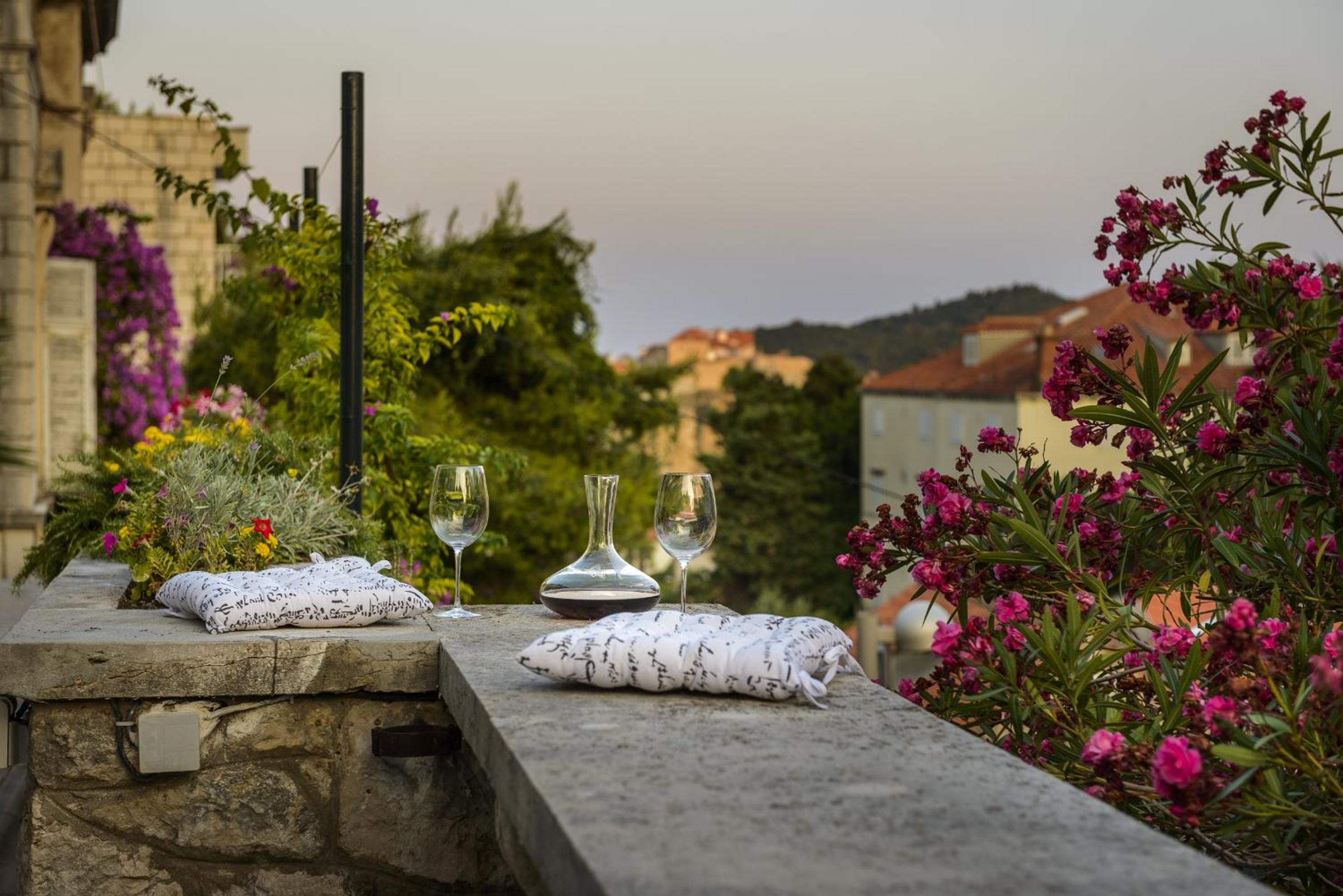 Villa Mediteran Old Town, 5 En-Suites and Hot Tub