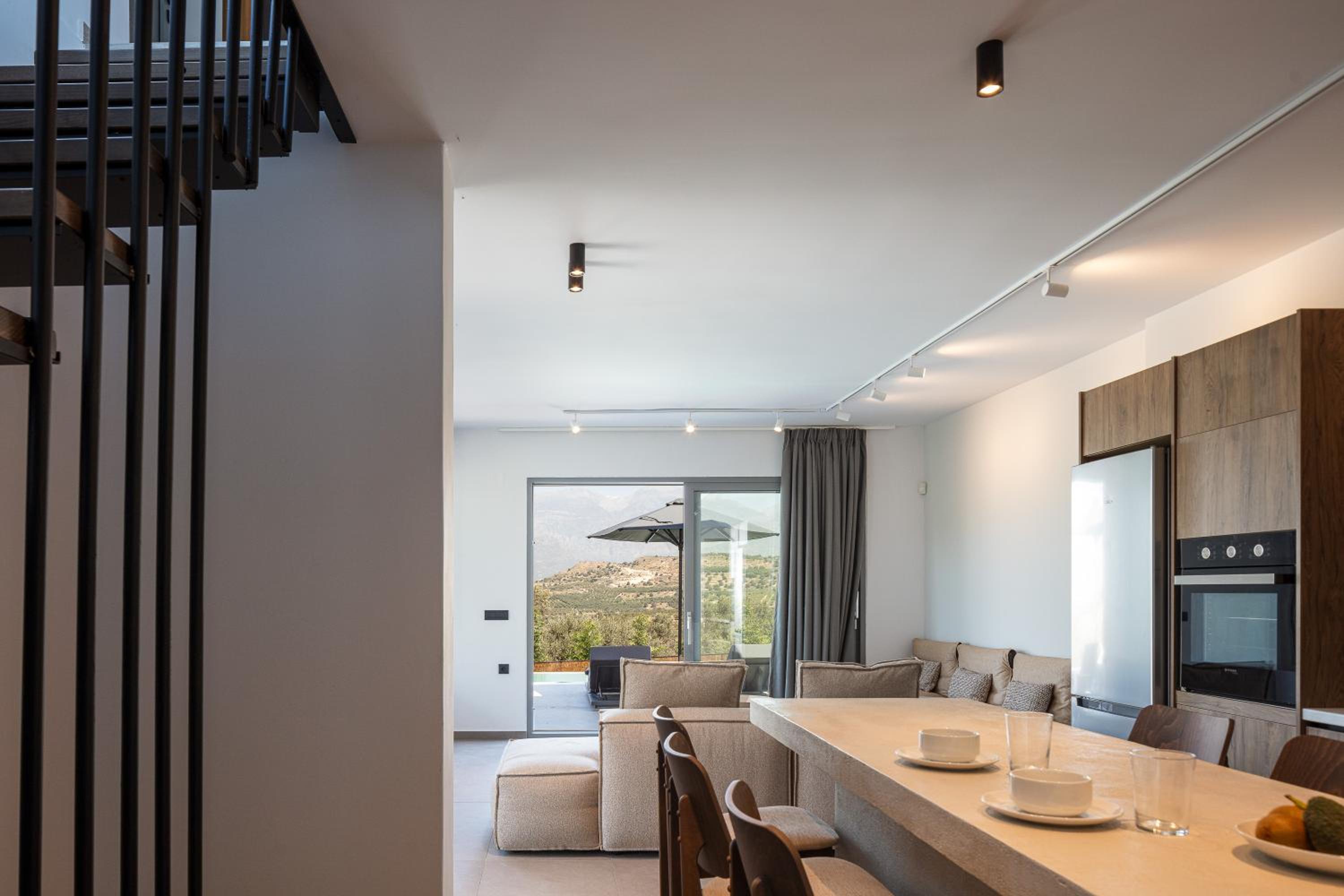 Kōa Villas, stylish Seaview retreat by etouri