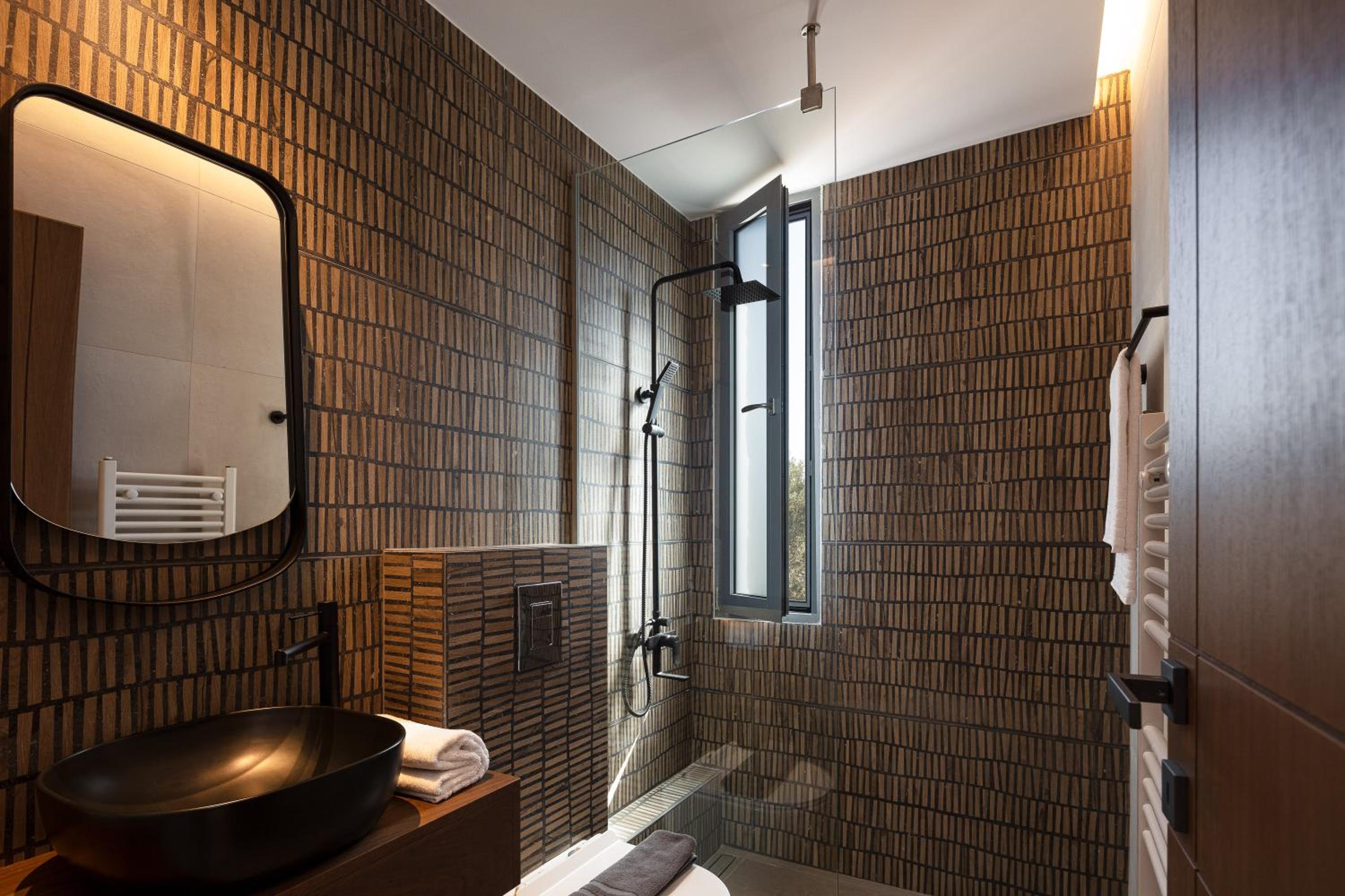 Kōa Villas, stylish Seaview retreat by etouri