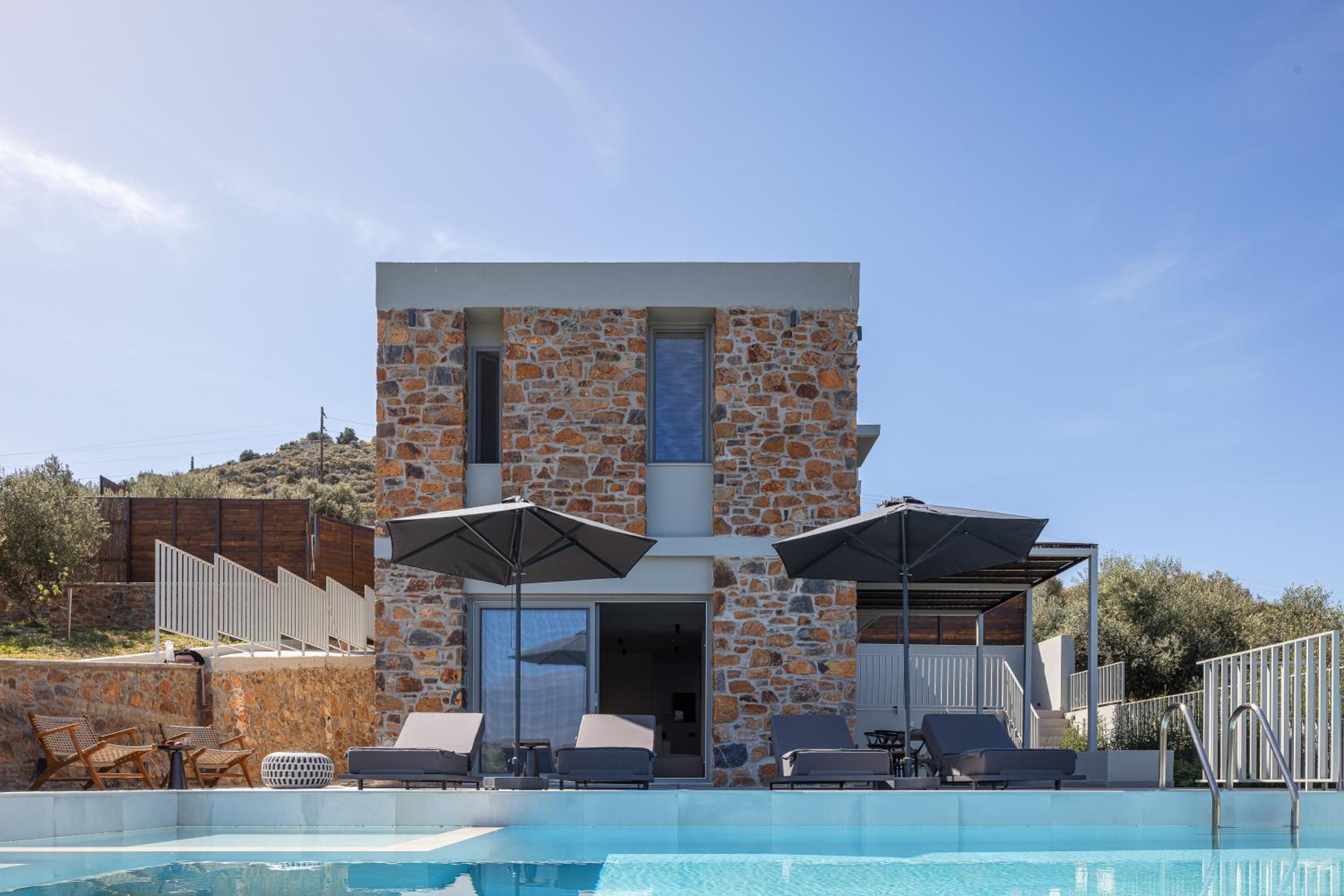 Kōa Villas, stylish Seaview retreat by etouri