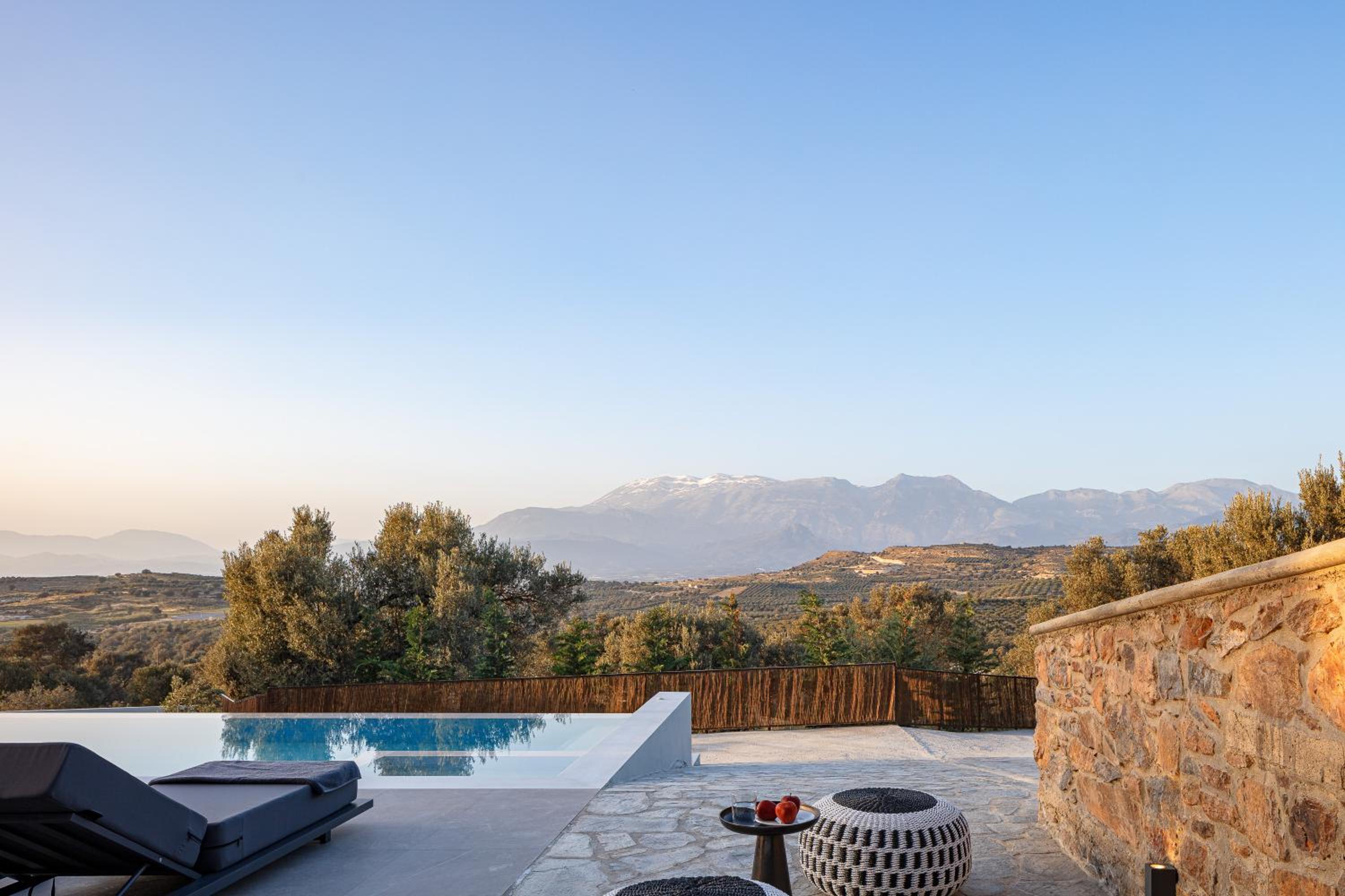 Kōa Villas, stylish Seaview retreat by etouri