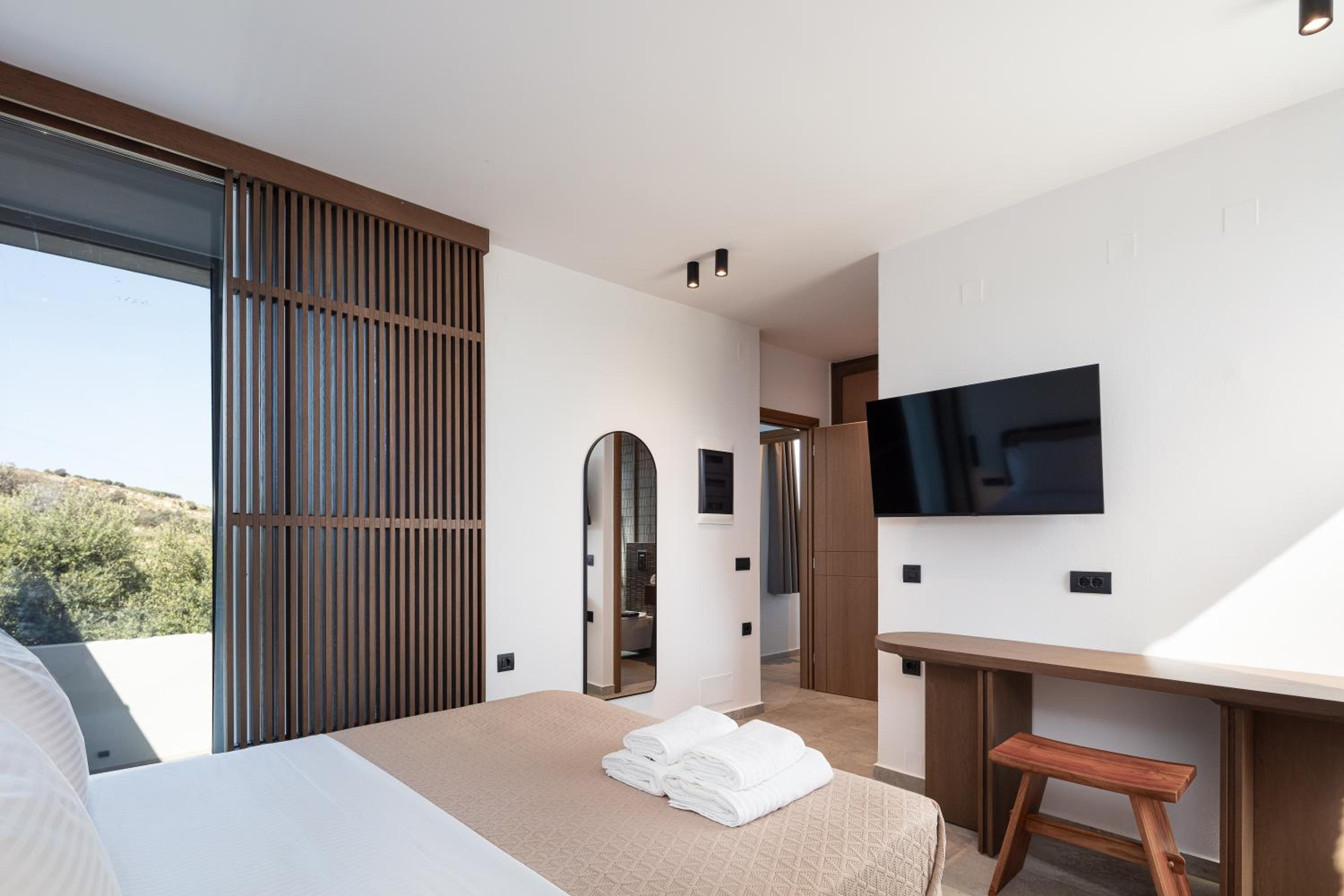 Kōa Villas, stylish Seaview retreat by etouri