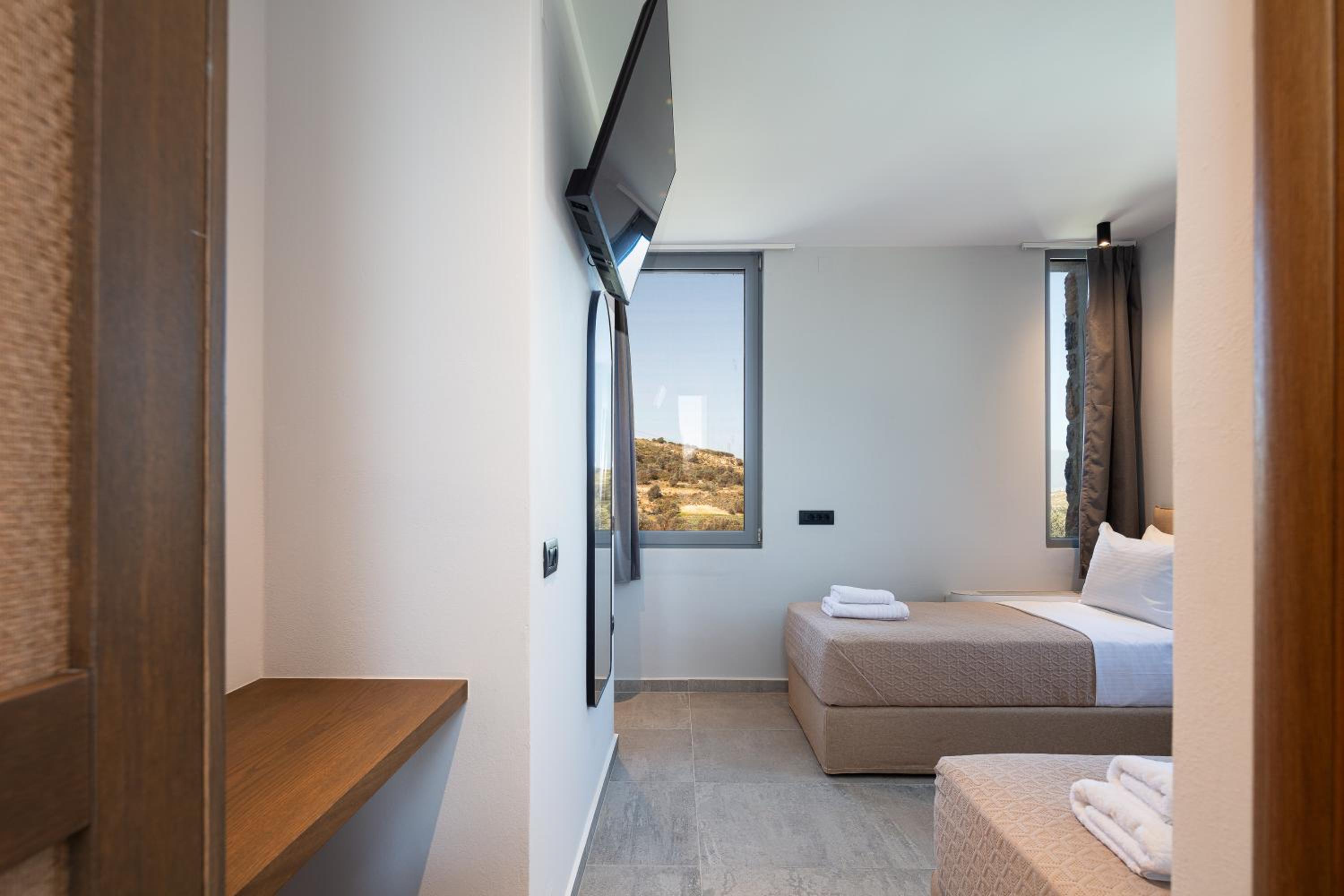 Kōa Villas, stylish Seaview retreat by etouri