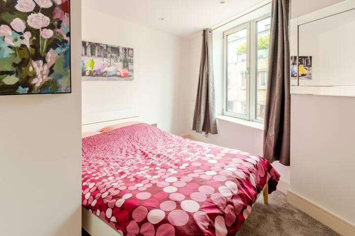 Brand New Flat in Central London with Car Park