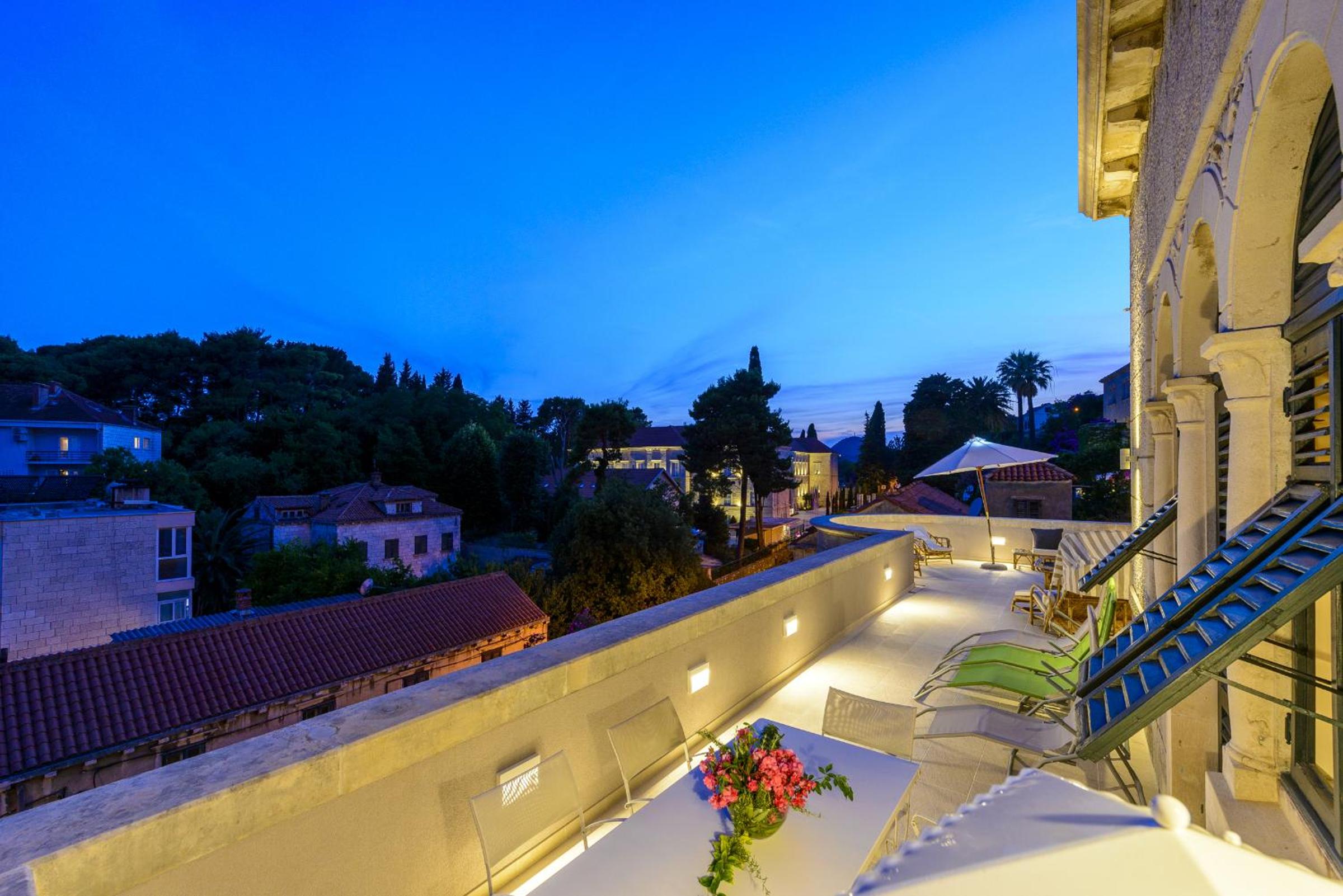 Villa Mediteran Old Town, 5 En-Suites and Hot Tub