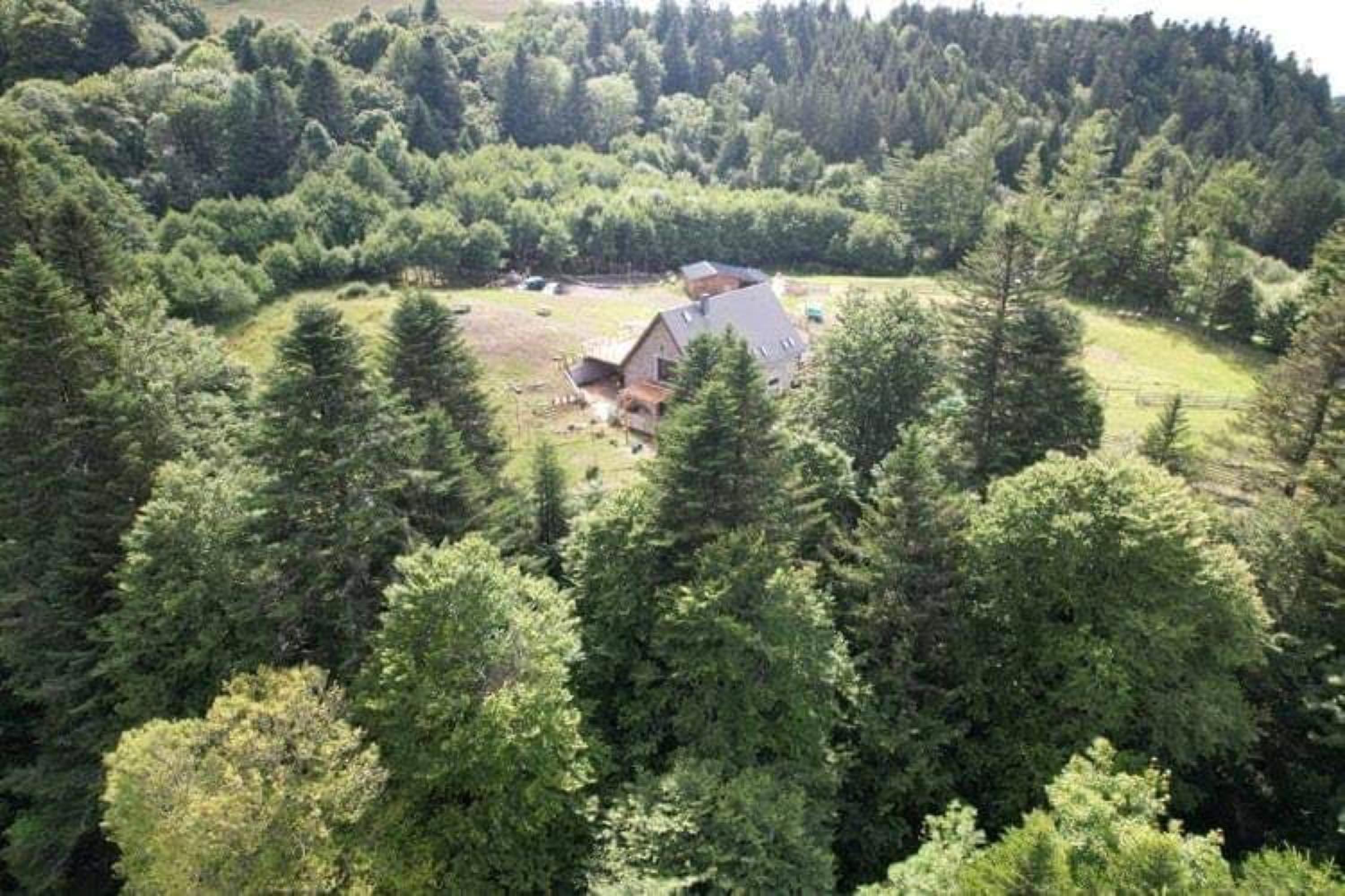 LE DOMAINE DE LA LOUVE BLANCHE