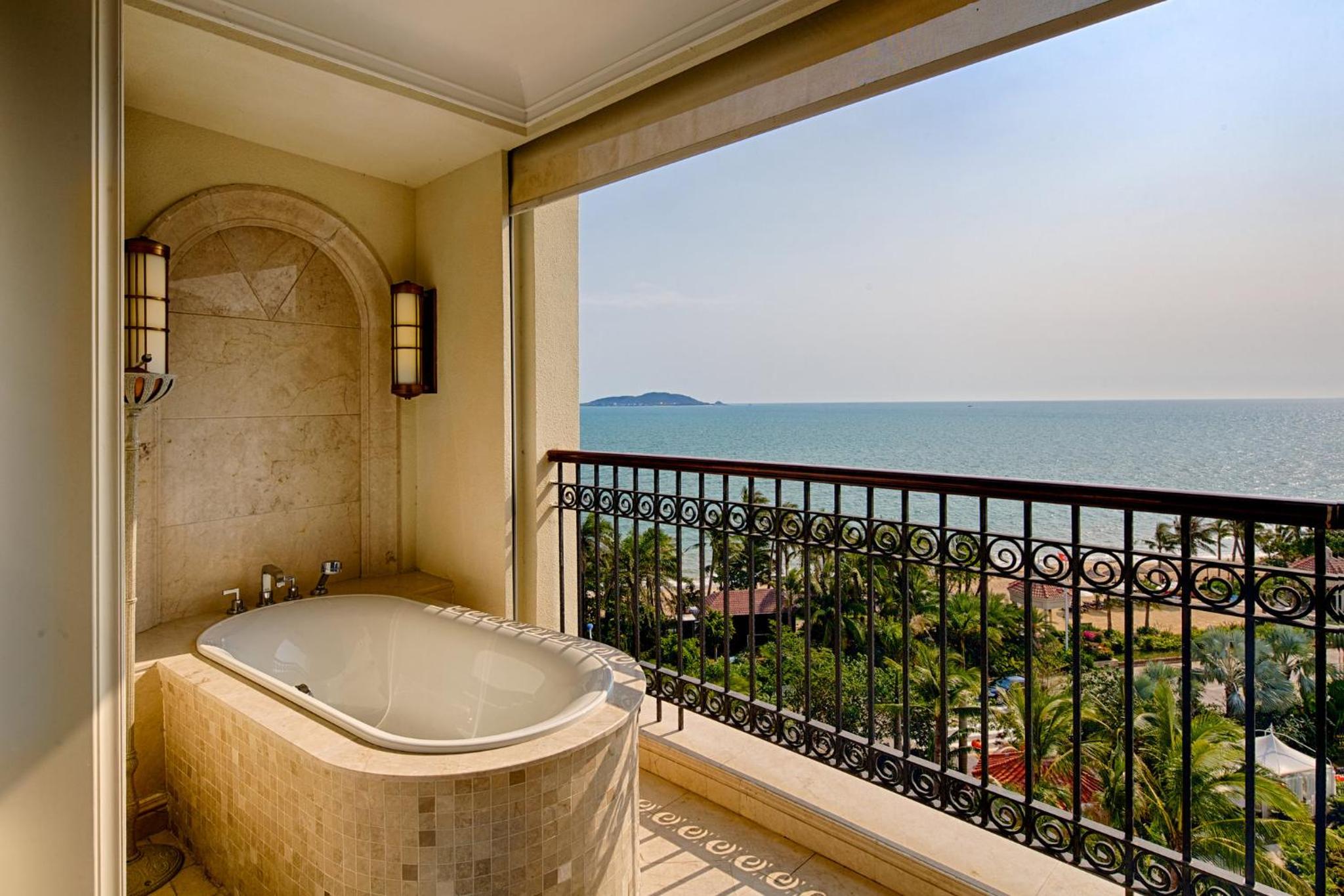 Crowne Plaza Resort Sanya Bay by IHG