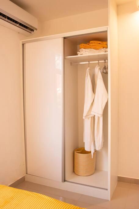 Spacious studio by Luanda Bay with balcony