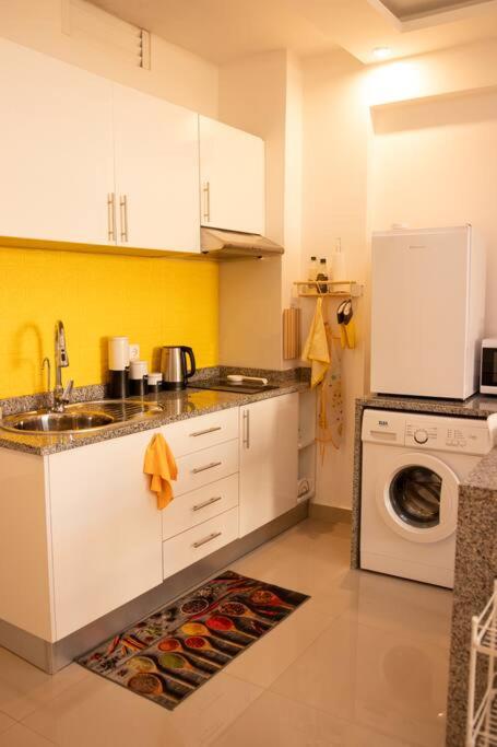 Spacious studio by Luanda Bay with balcony