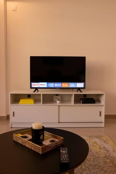 Spacious studio by Luanda Bay with balcony