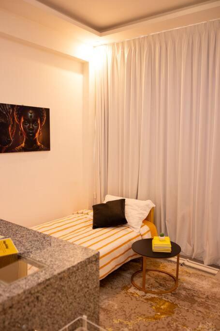 Spacious studio by Luanda Bay with balcony