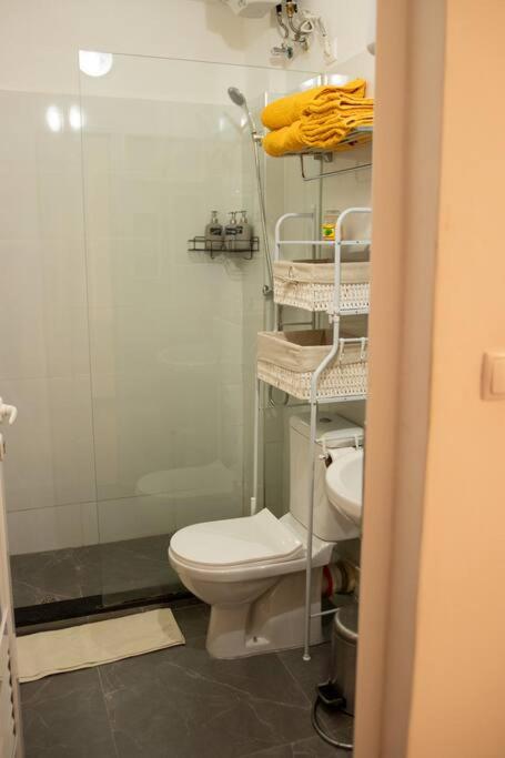 Spacious studio by Luanda Bay with balcony