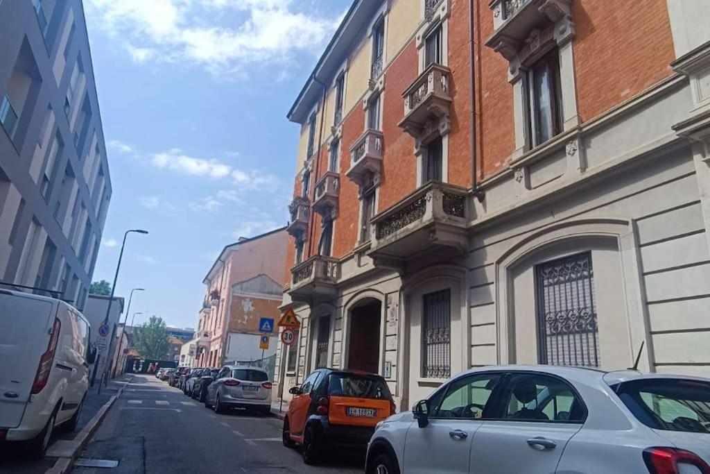 Serena's blue home in Dergano
