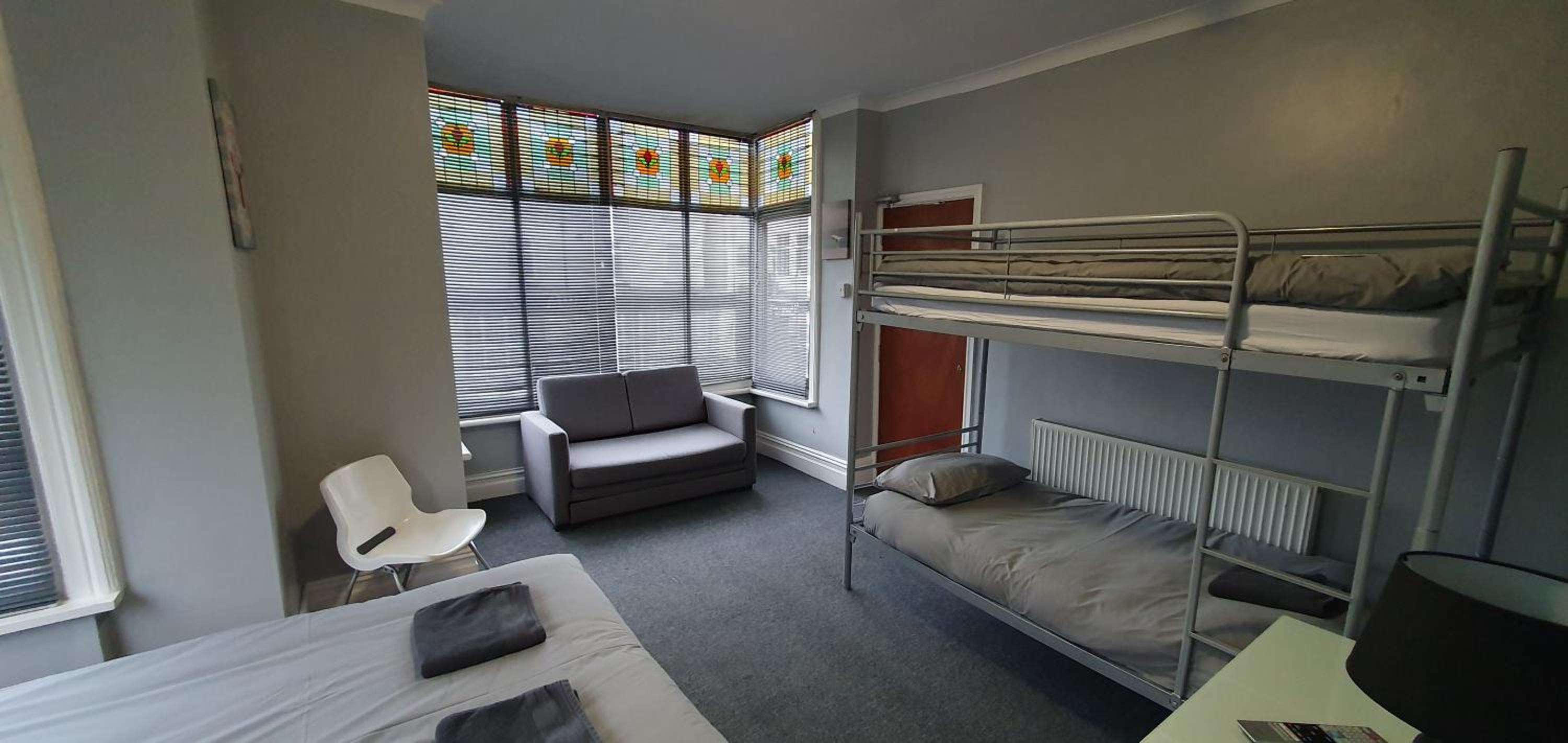 Blackpool North Close to Station - With Free Car Parking view 2
