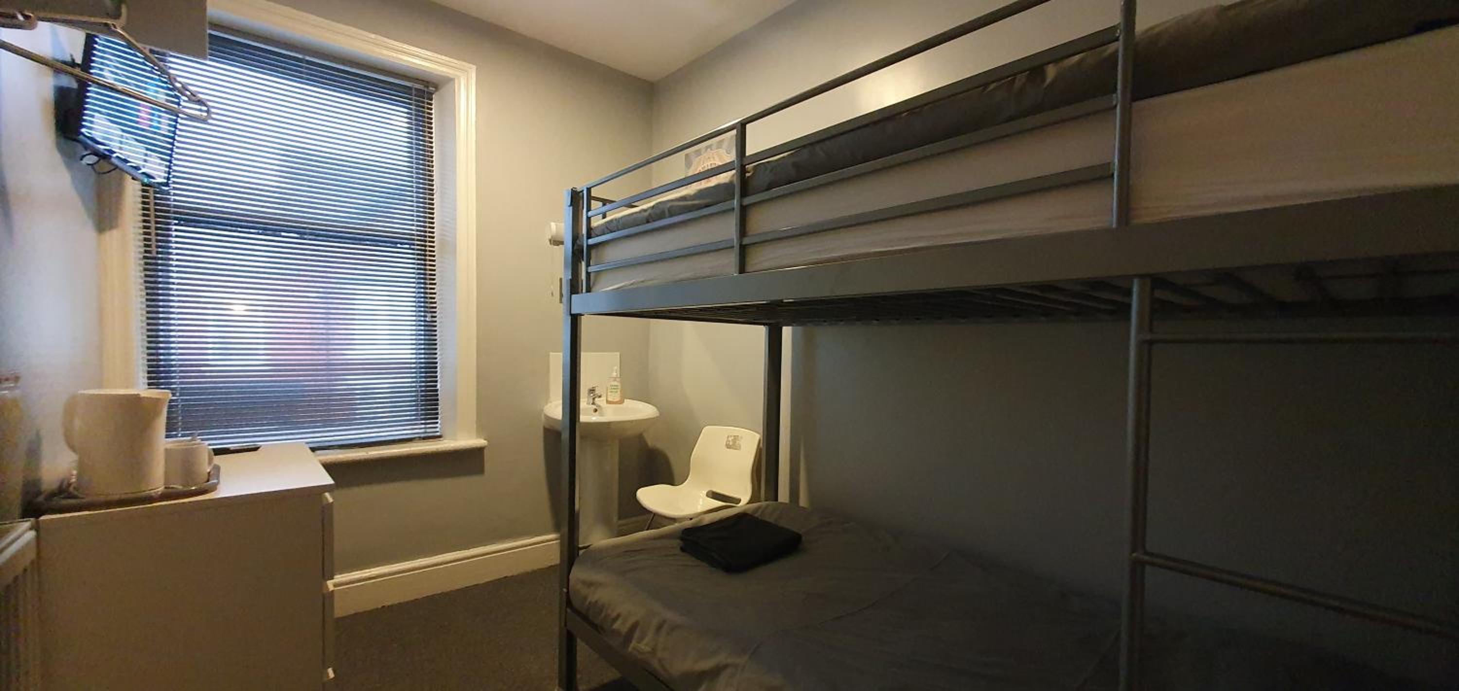 Blackpool North Close to Station - With Free Car Parking view 4