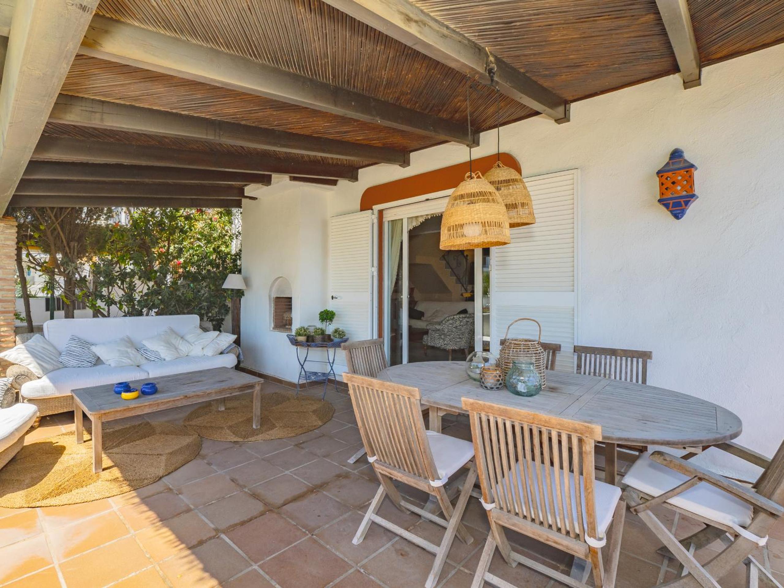 Cubo's Beachfront Marina de Casares House