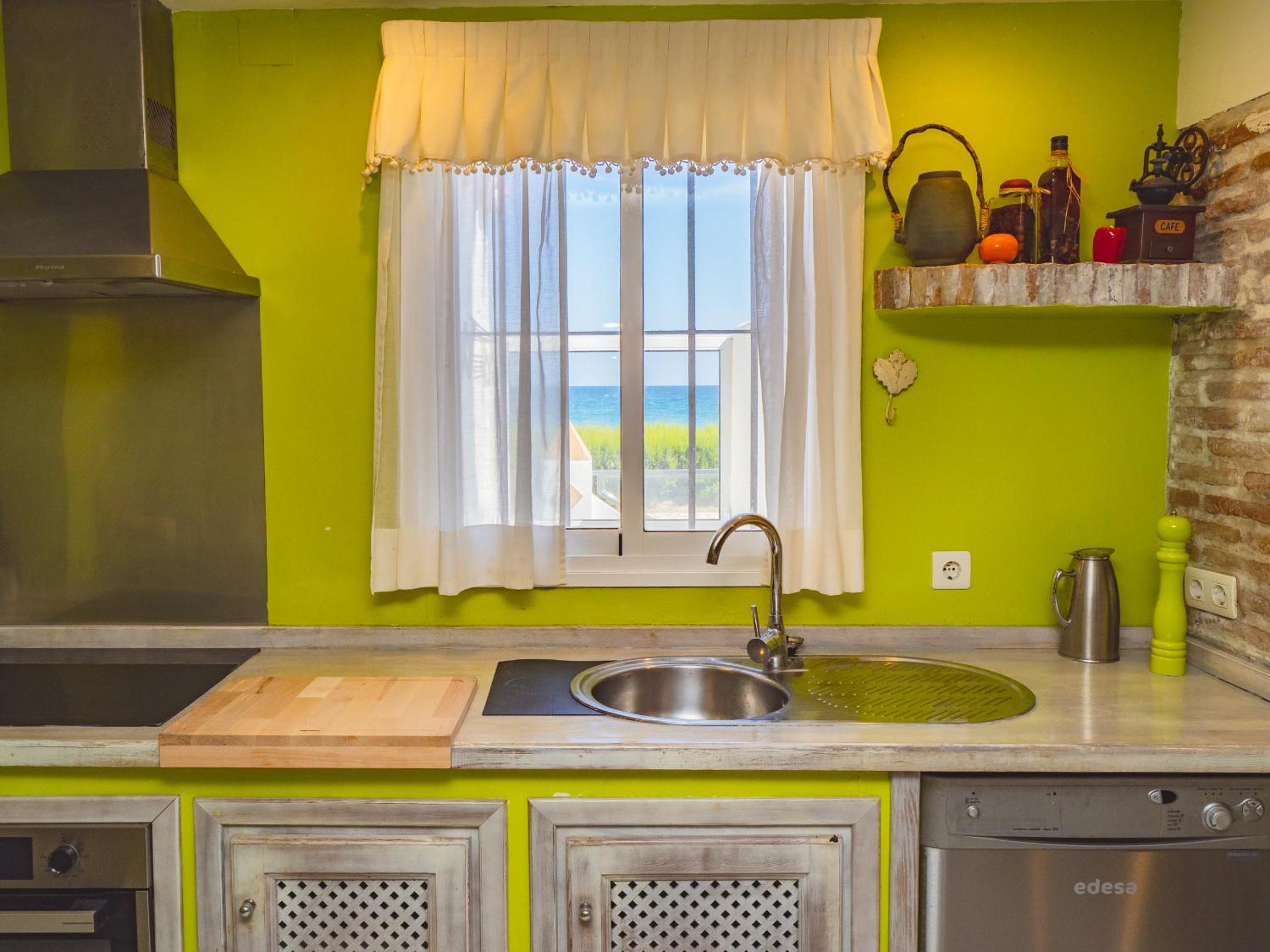 Cubo's Beachfront Marina de Casares House