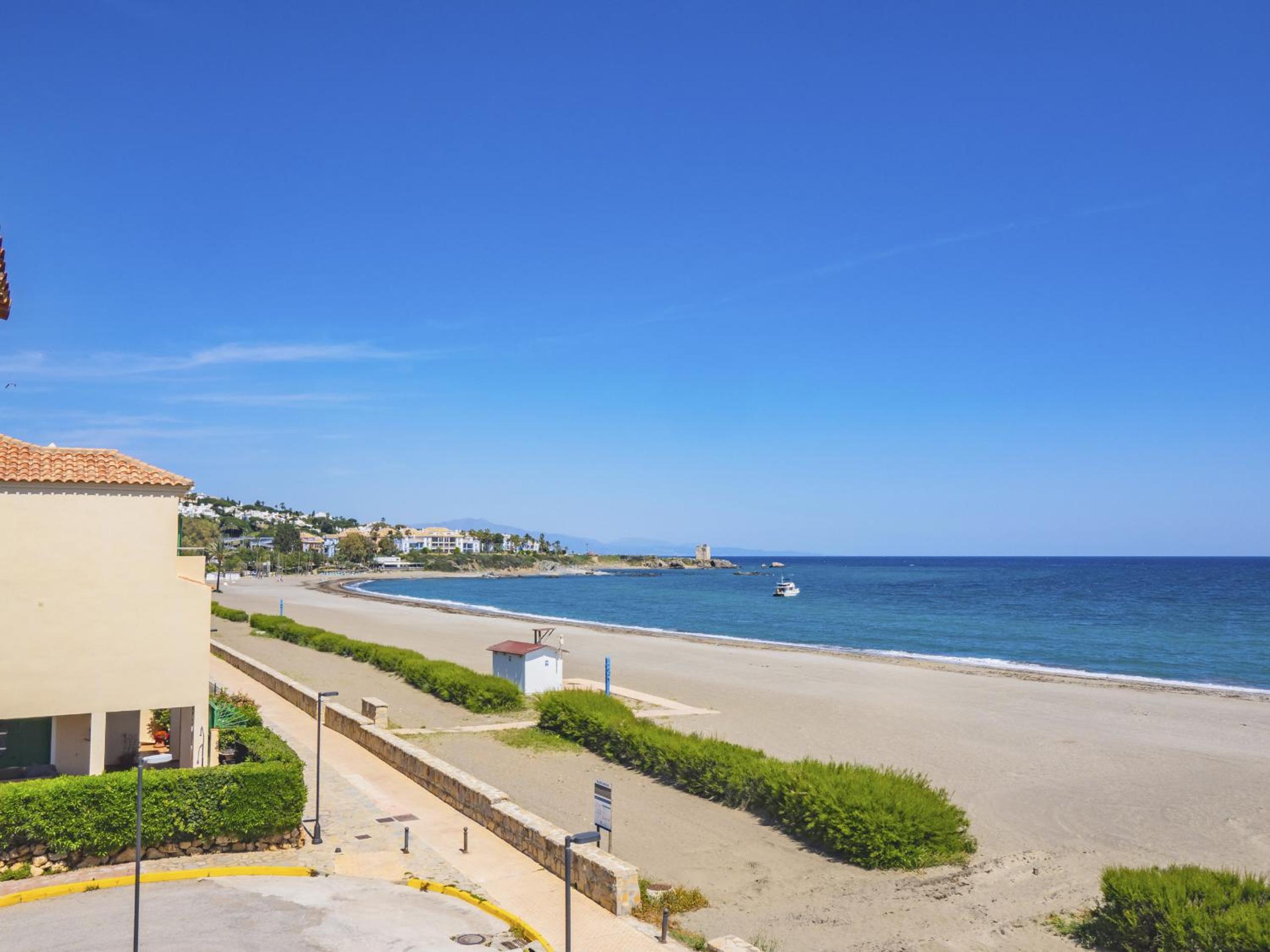 Cubo's Beachfront Marina de Casares House