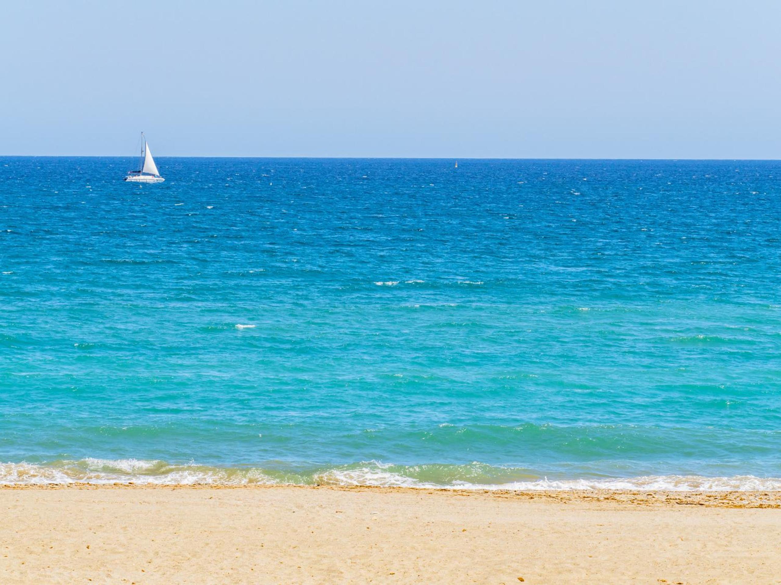 Cubo's Beachfront Marina de Casares House