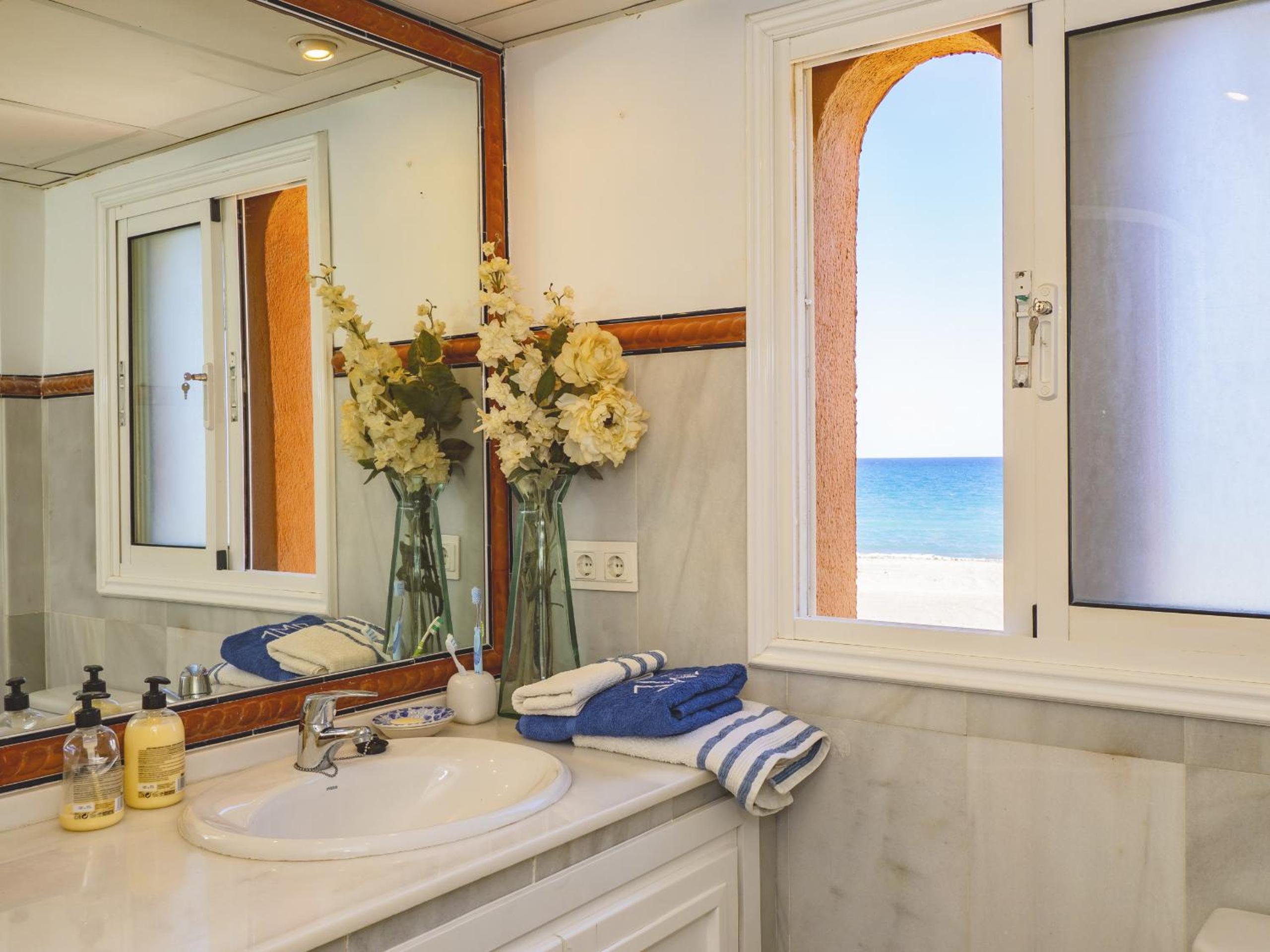 Cubo's Beachfront Marina de Casares House