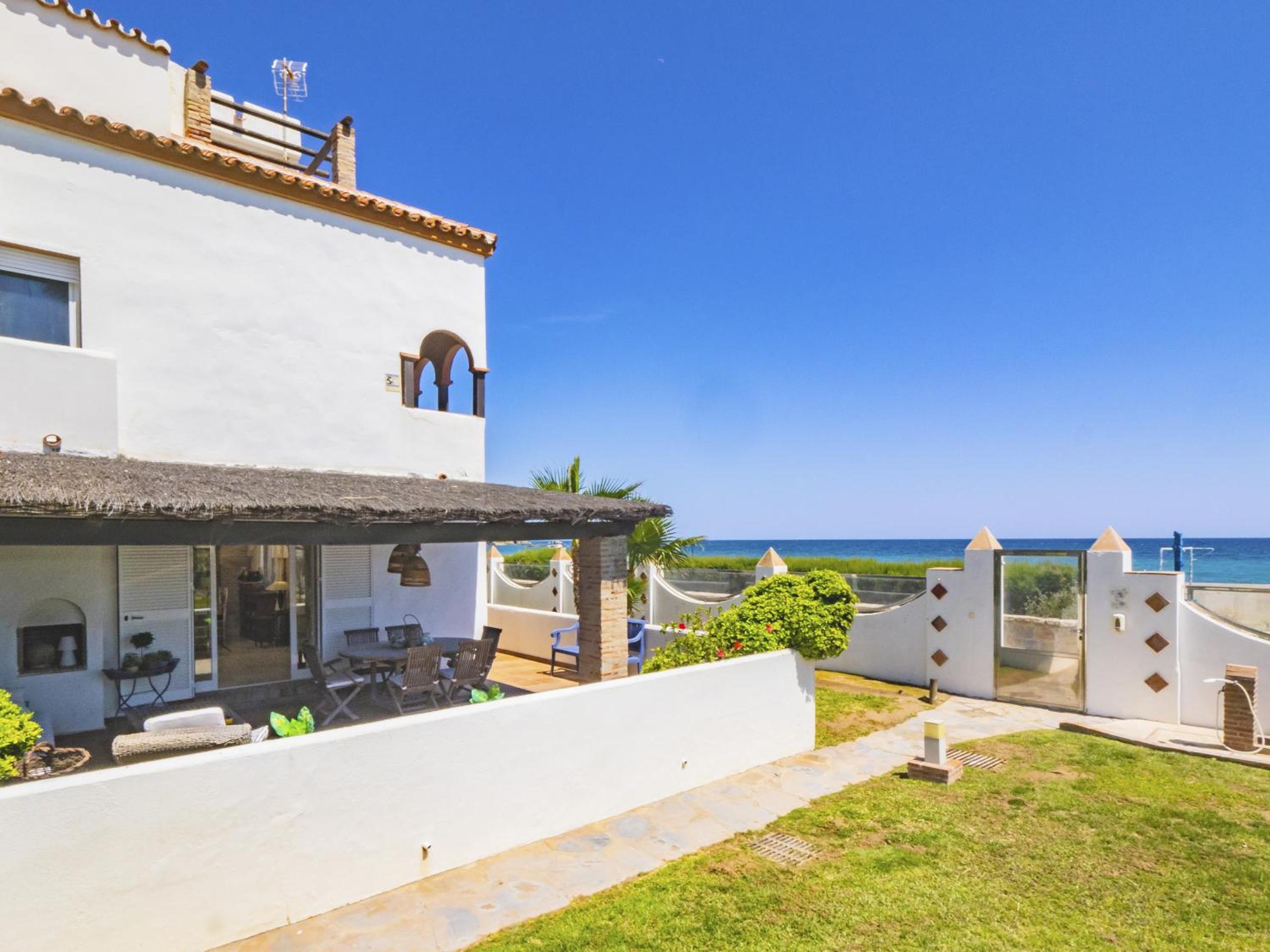 Cubo's Beachfront Marina de Casares House