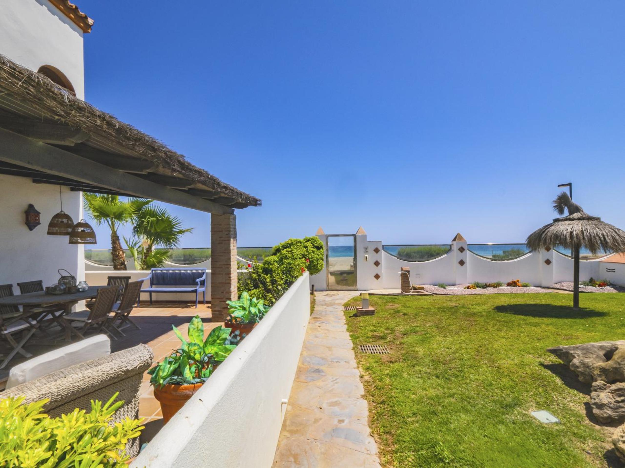 Cubo's Beachfront Marina de Casares House