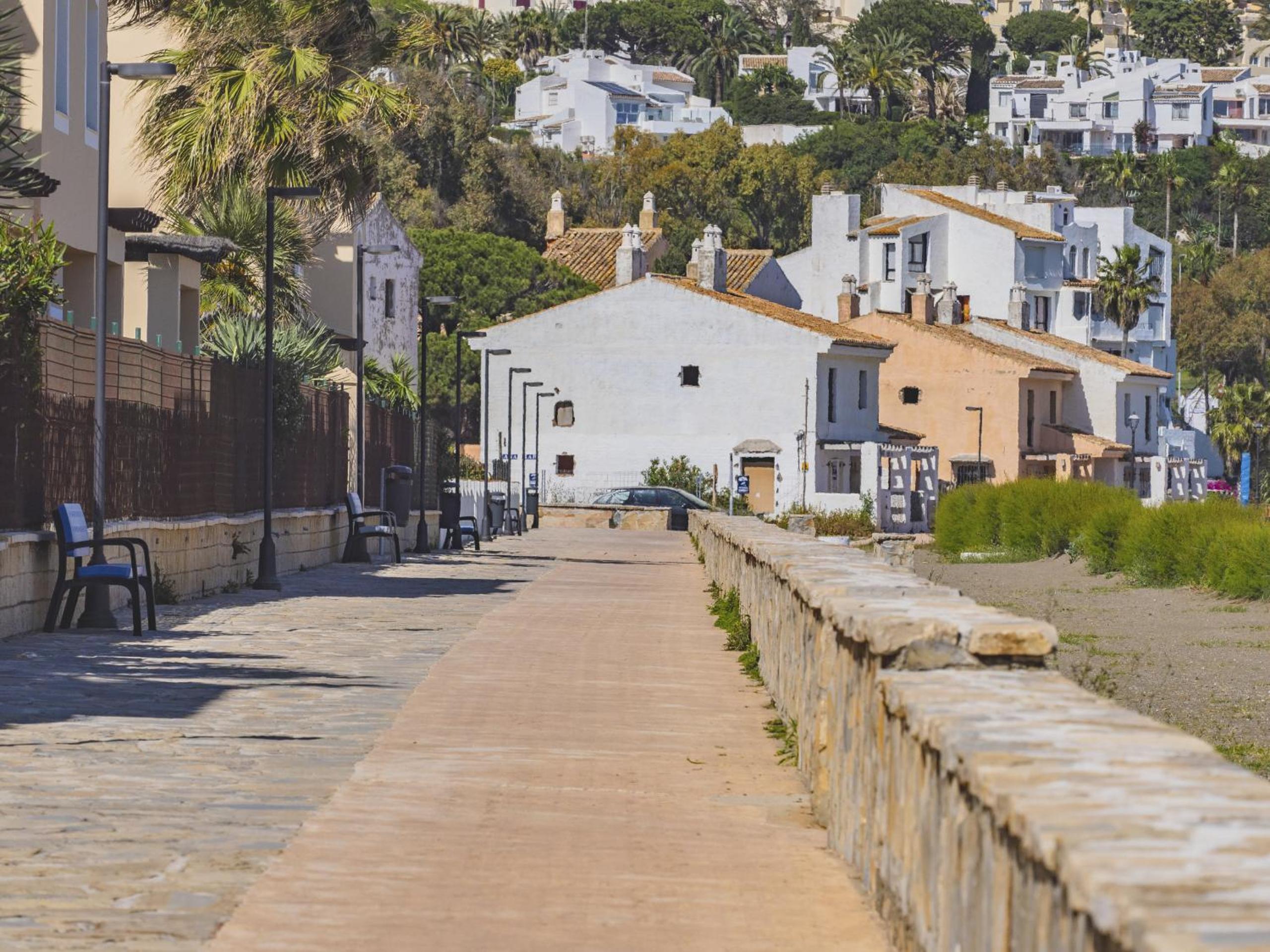 Cubo's Beachfront Marina de Casares House