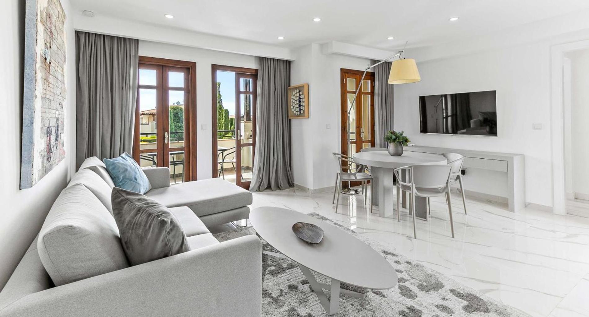 Modern Apartment DB12 - Aether, overlooking communal pool in heart of Aphrodite Hills