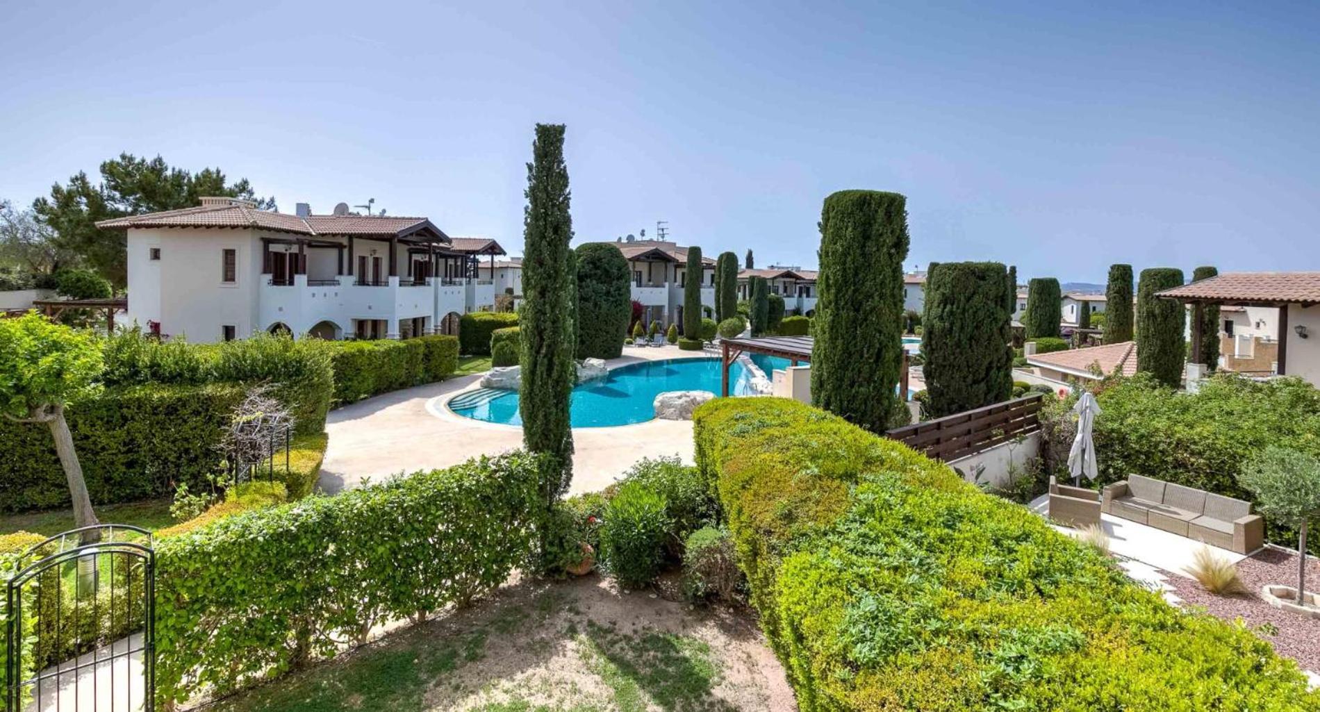 Modern Apartment DB12 - Aether, overlooking communal pool in heart of Aphrodite Hills