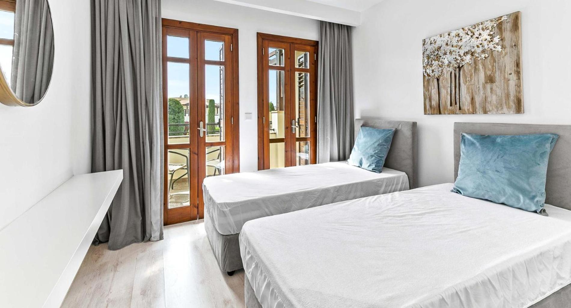 Modern Apartment DB12 - Aether, overlooking communal pool in heart of Aphrodite Hills