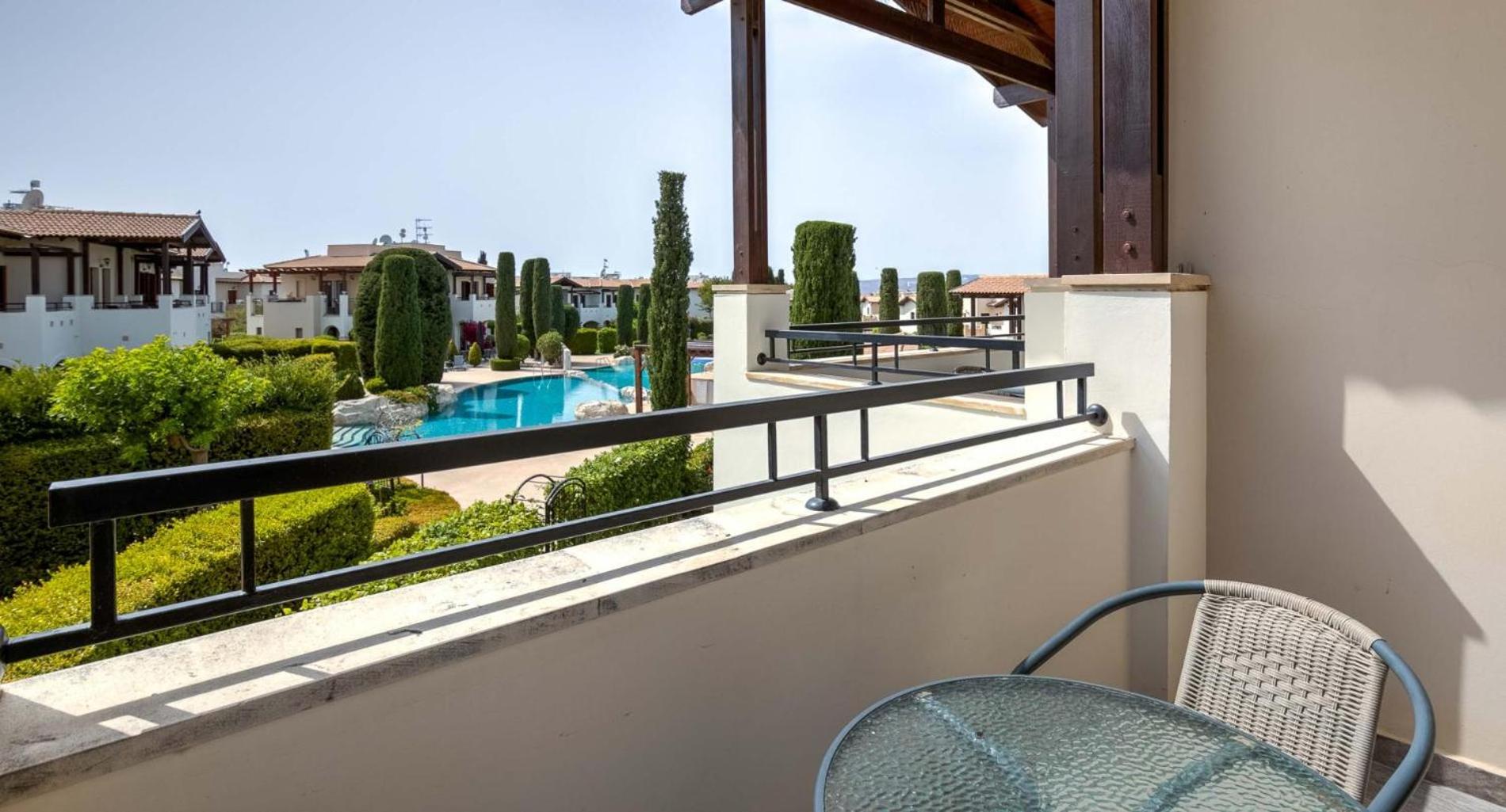 Modern Apartment DB12 - Aether, overlooking communal pool in heart of Aphrodite Hills