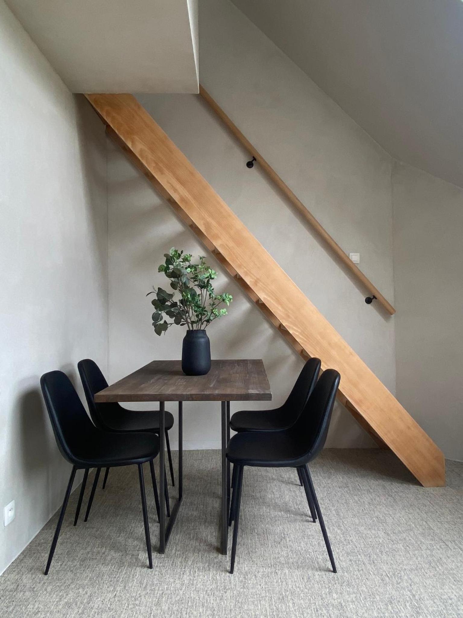 Edville Studio Riverside