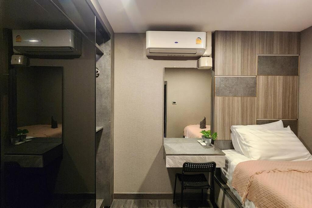 SelfCheckIn The State Tower RiverView 2Bedroom BTS ICONSIAM Silom Sathon
