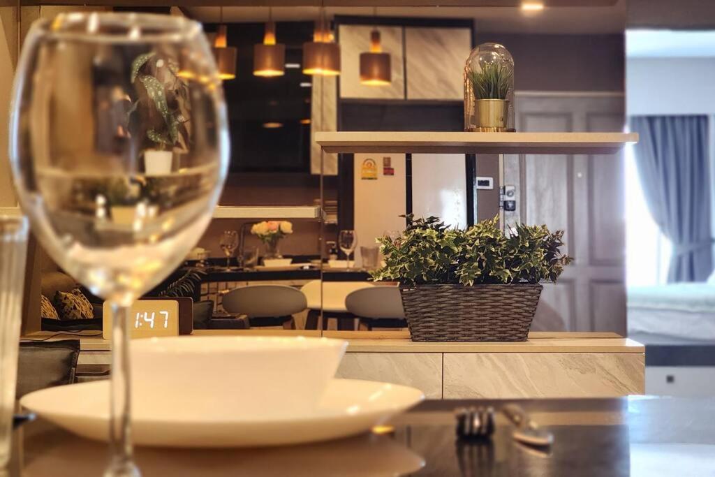 SelfCheckIn The State Tower RiverView 2Bedroom BTS ICONSIAM Silom Sathon