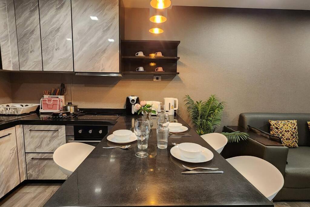 SelfCheckIn The State Tower RiverView 2Bedroom BTS ICONSIAM Silom Sathon