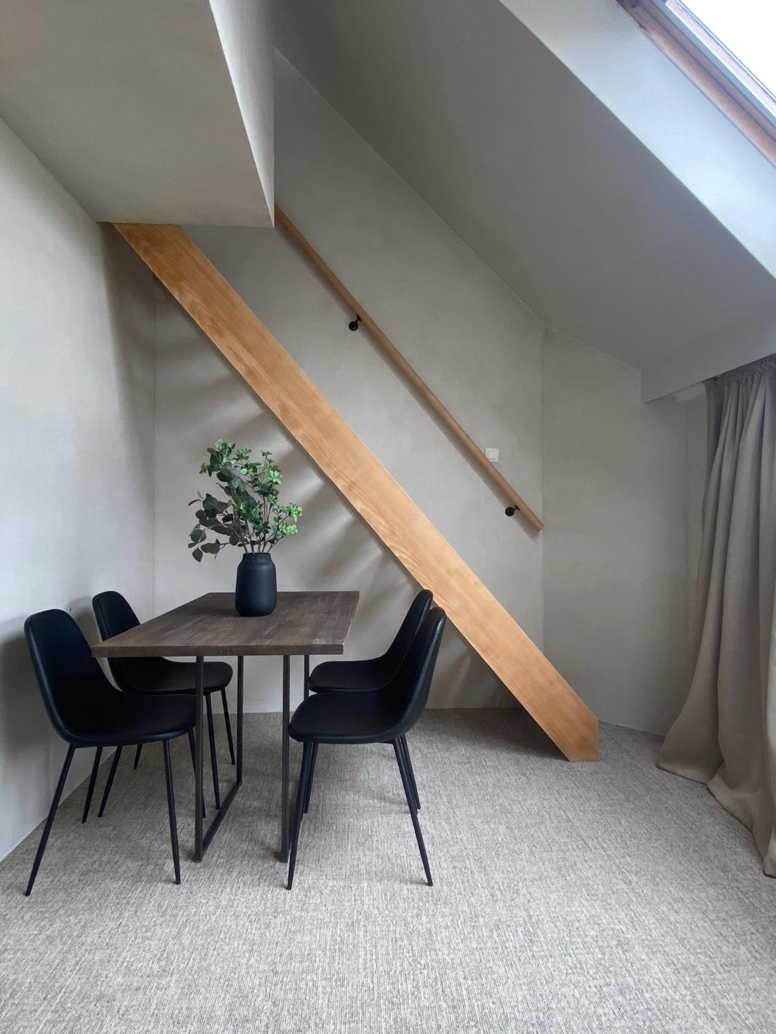 Edville Studio Riverside