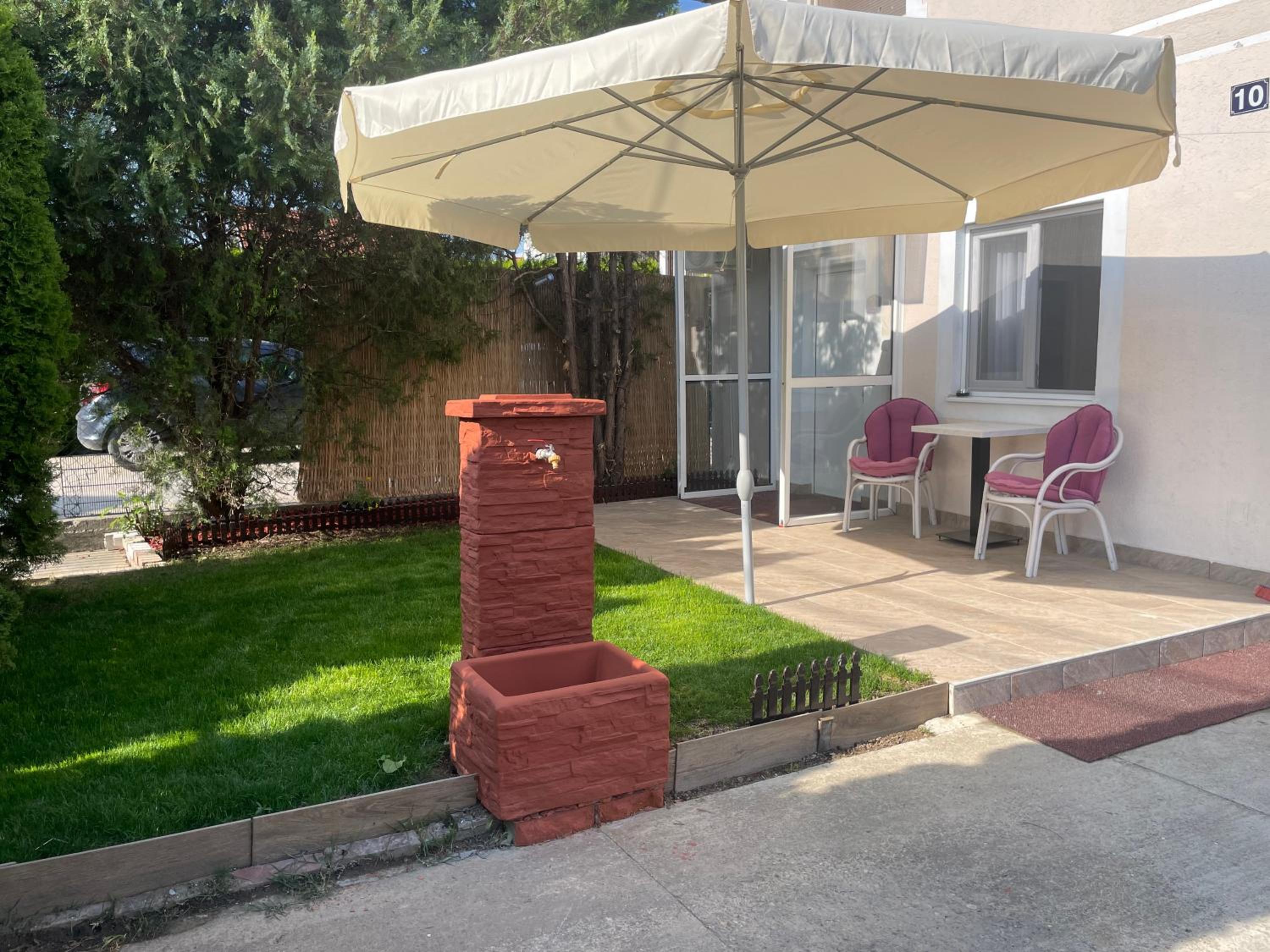 Airport Apartments Alexandra