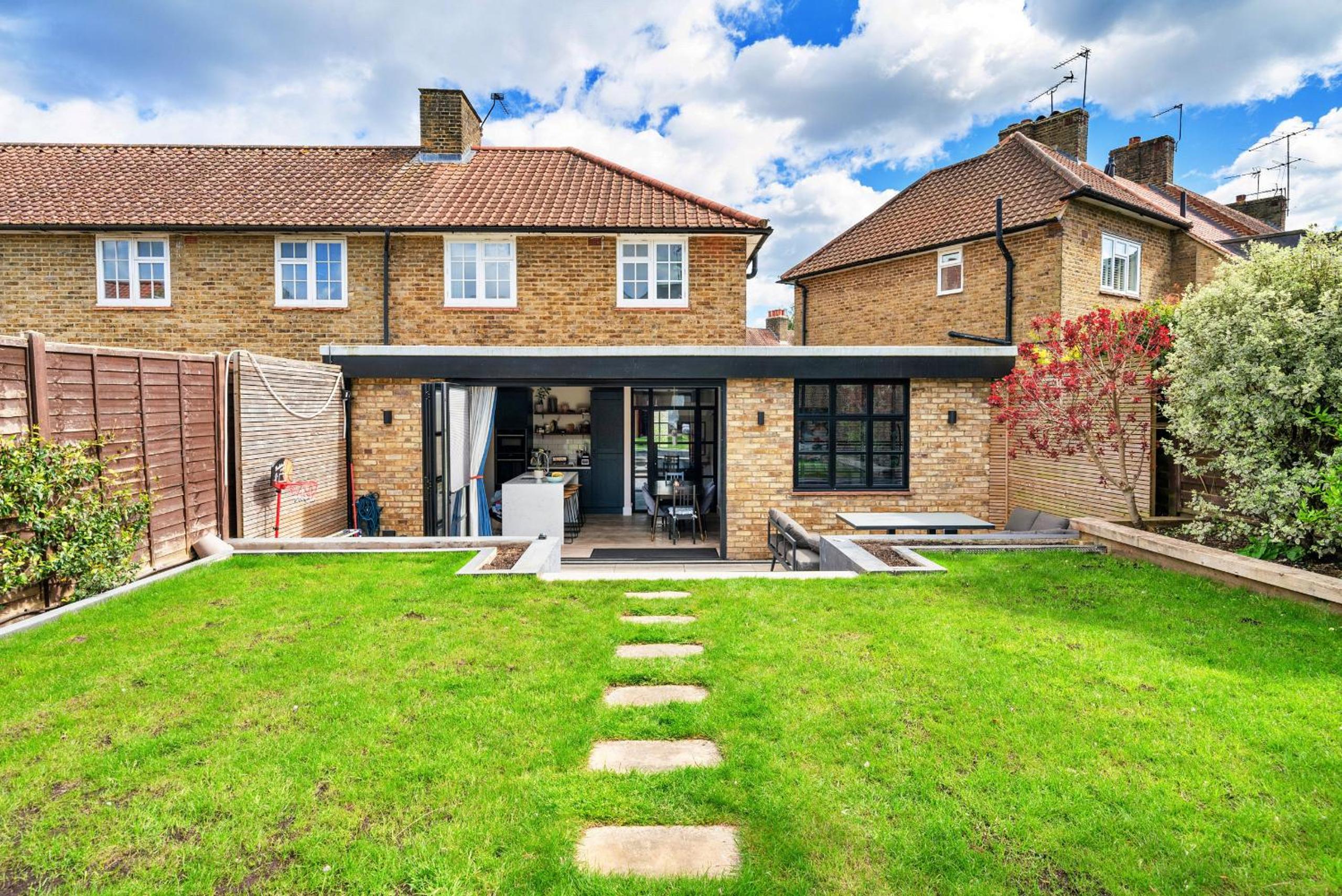 Finest Retreats - The Secret Garden, nr Wimbledon