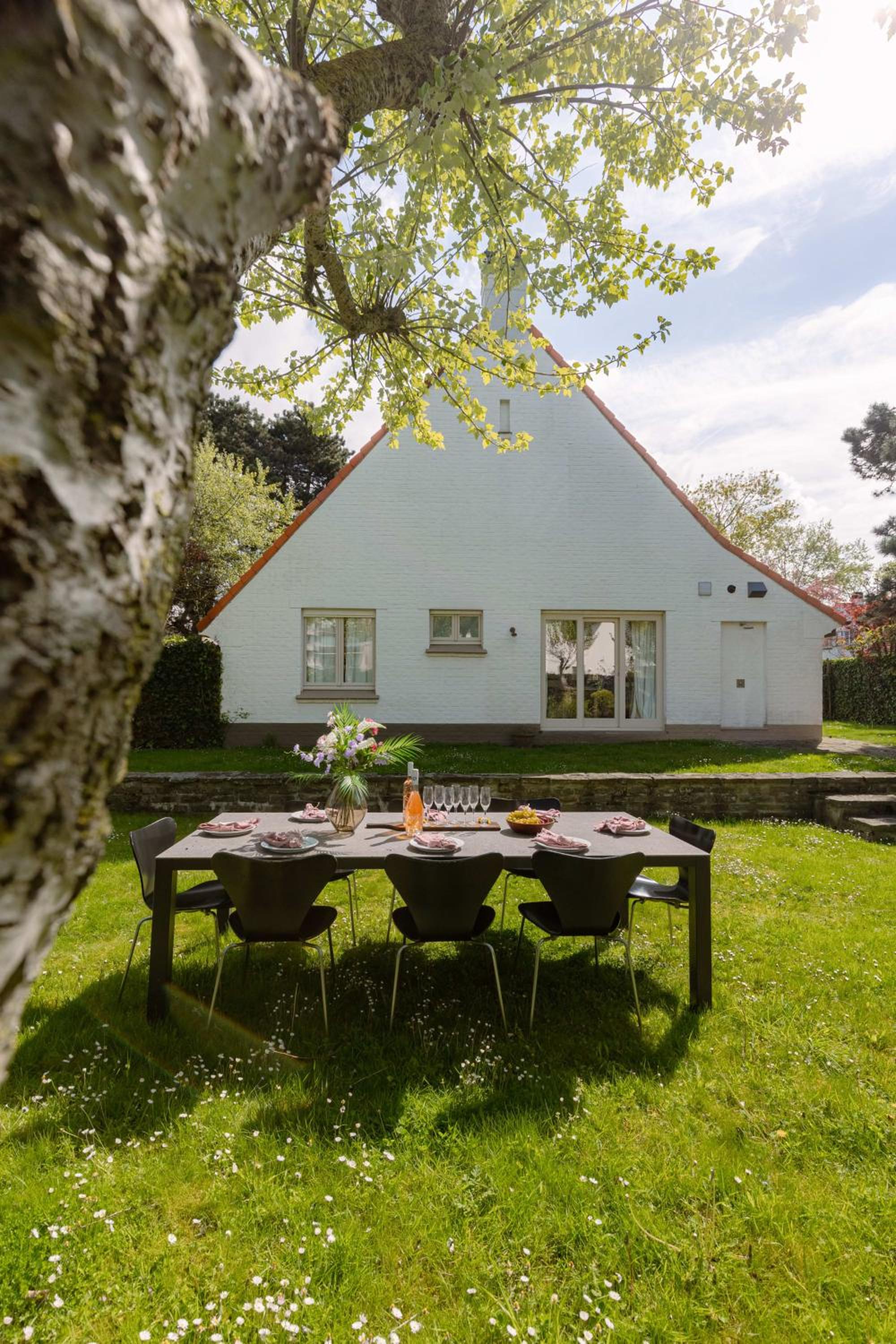 Cozy spacious villa near the coast in Koksijde