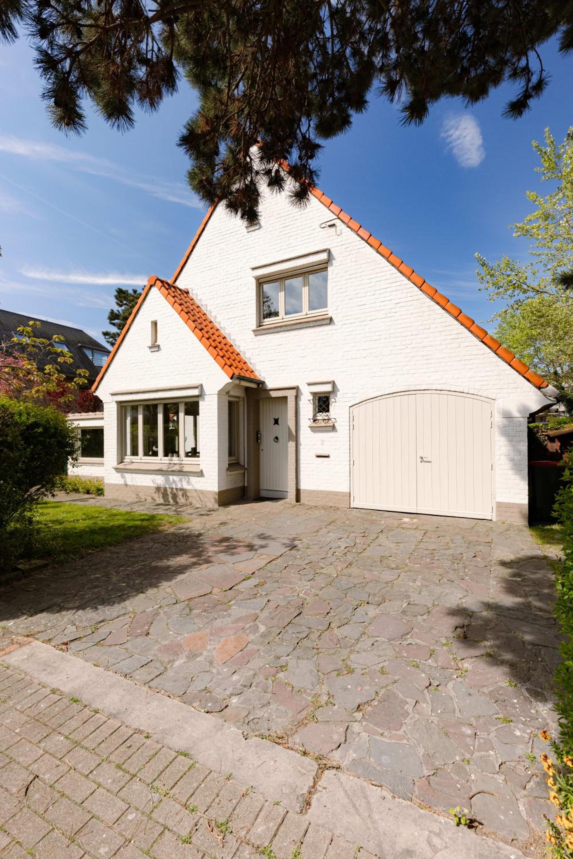 Cozy spacious villa near the coast in Koksijde