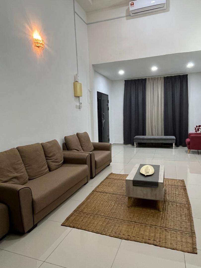 Homestay Angah
