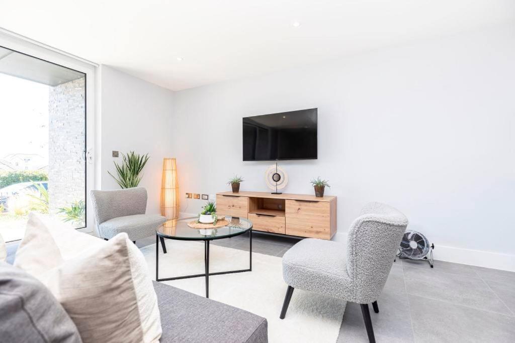 Meraki Luxe by Grandeur Property view 3