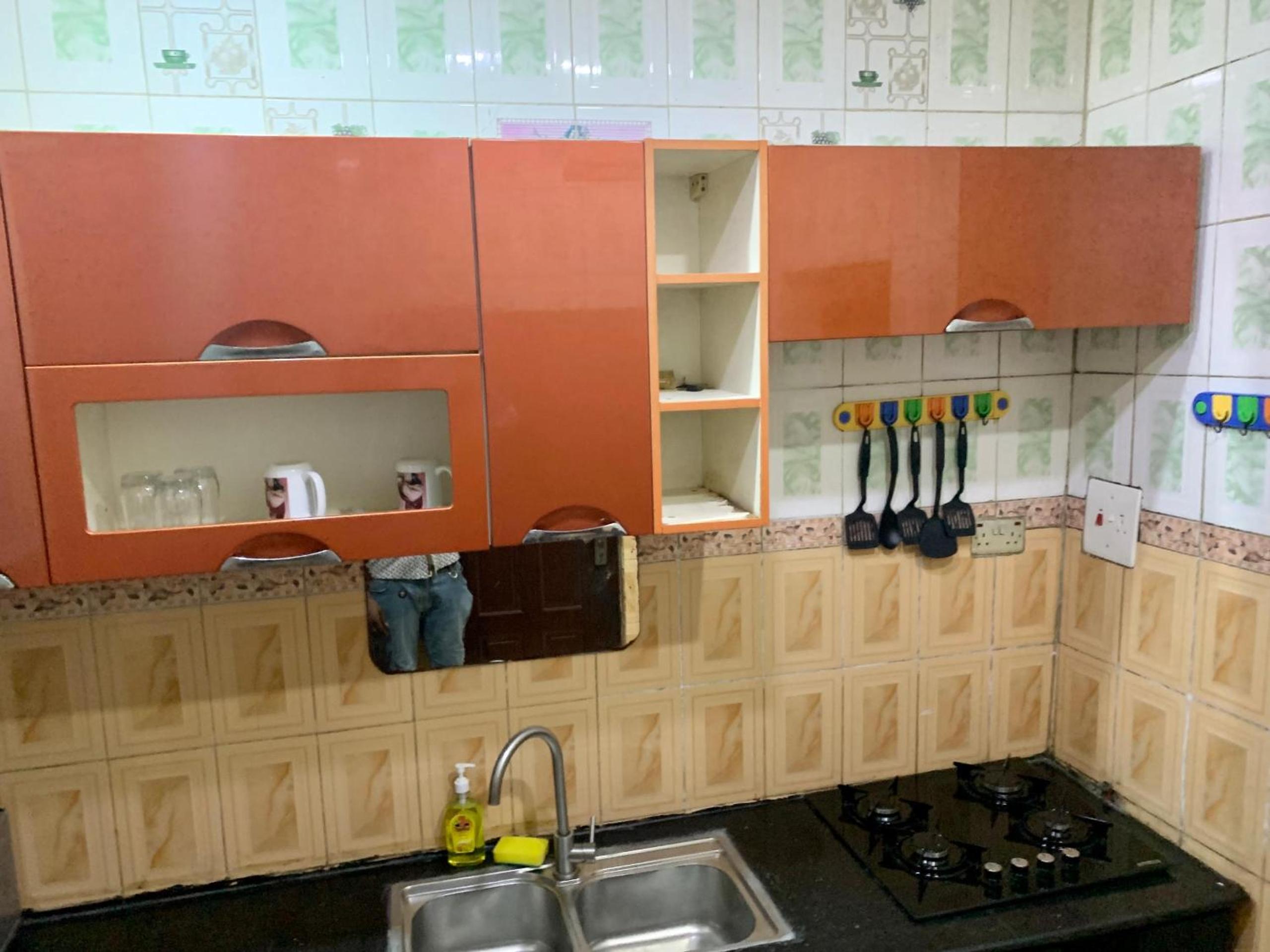 an exquiste 3 bedroom apartment, in a peaceful environment view 2