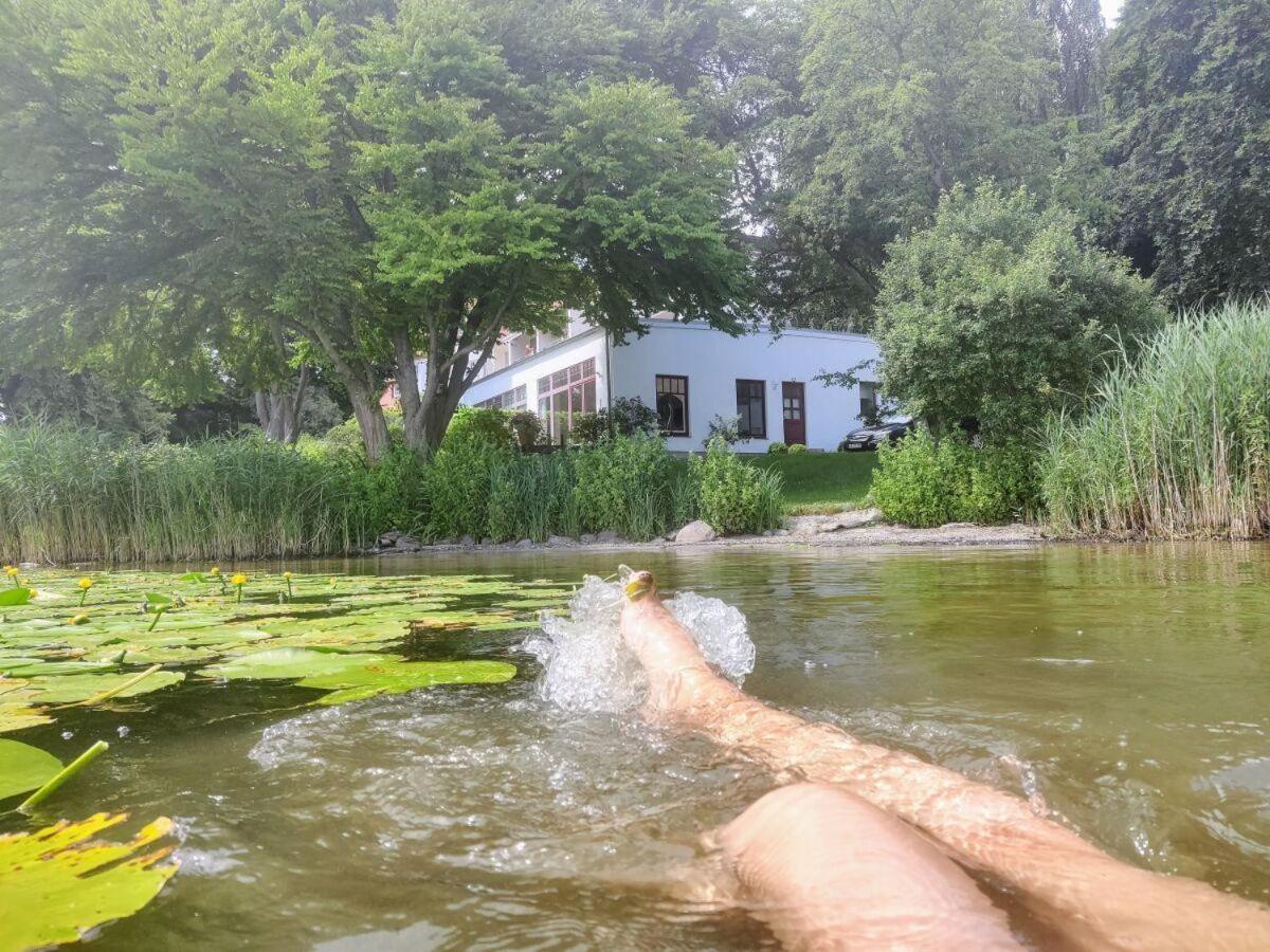 Ferienhaus-mit-direktem-Zugang-zum-Kellersee