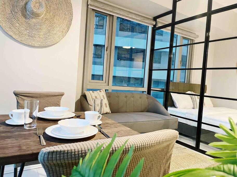 Gora studio in Avant BGC parking with fee view 2